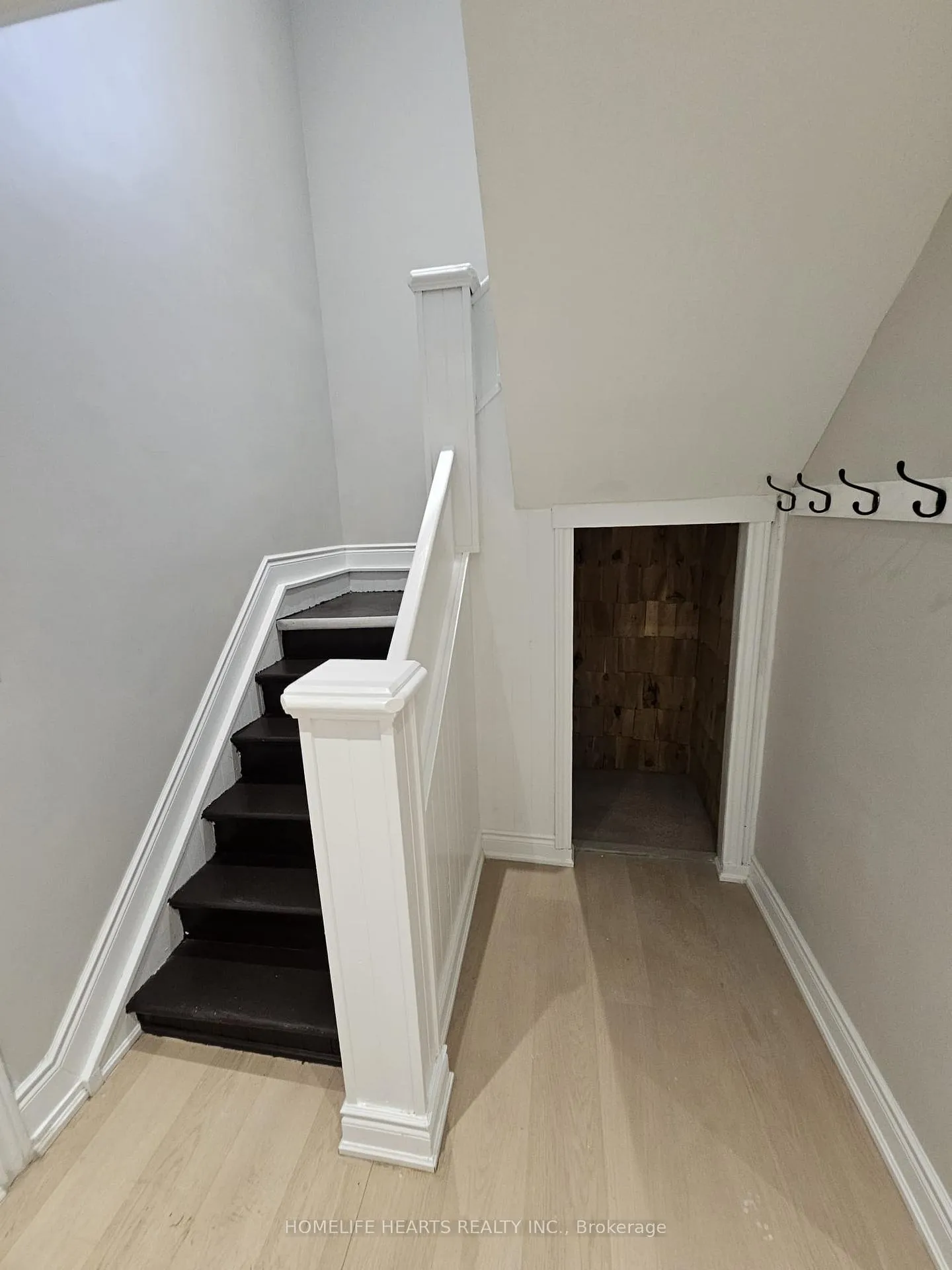 Photo 2 of 267 St James Street, Sault Ste Marie — HOMEH