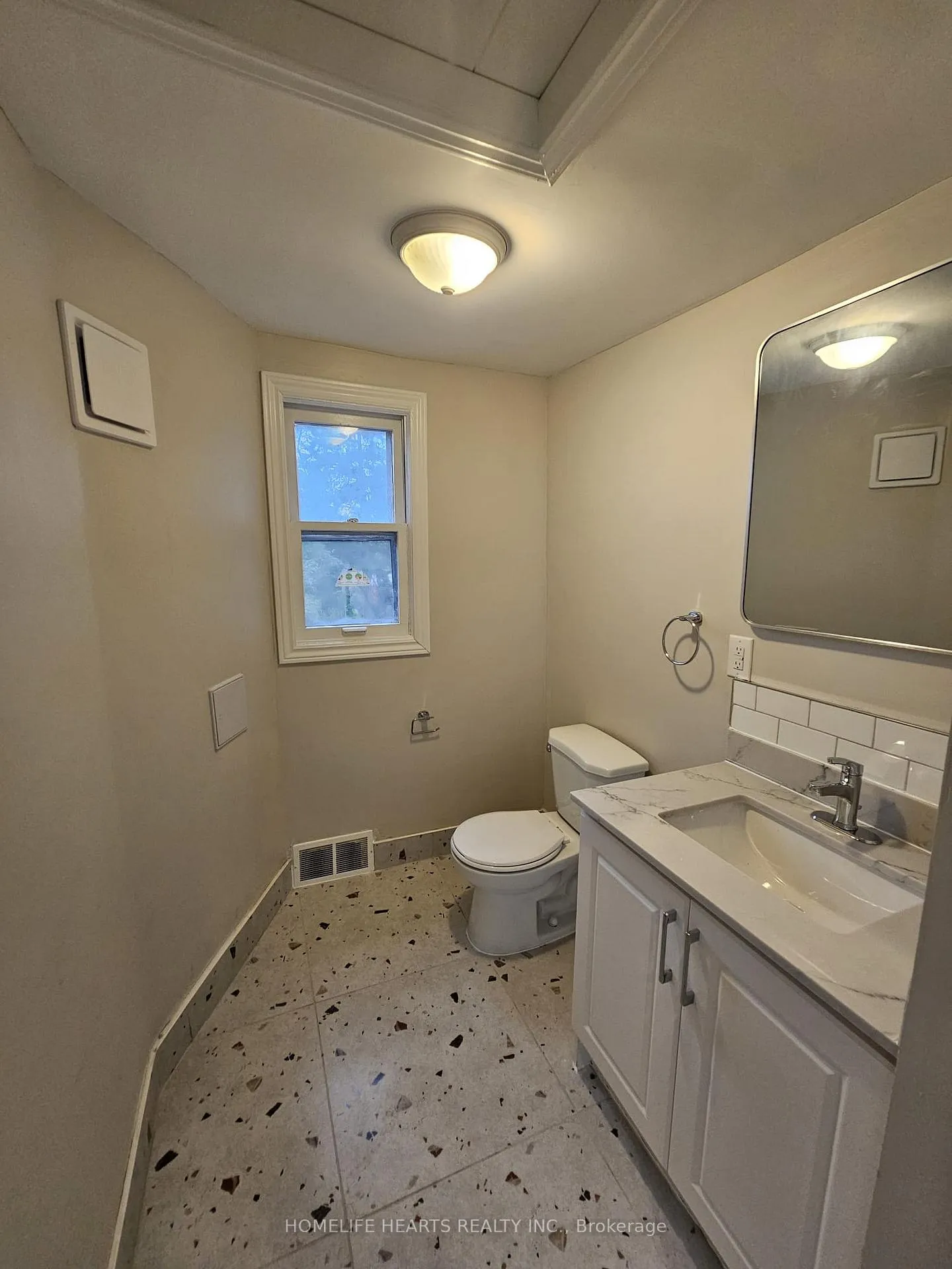 Photo 3 of 267 St James Street, Sault Ste Marie — HOMEH
