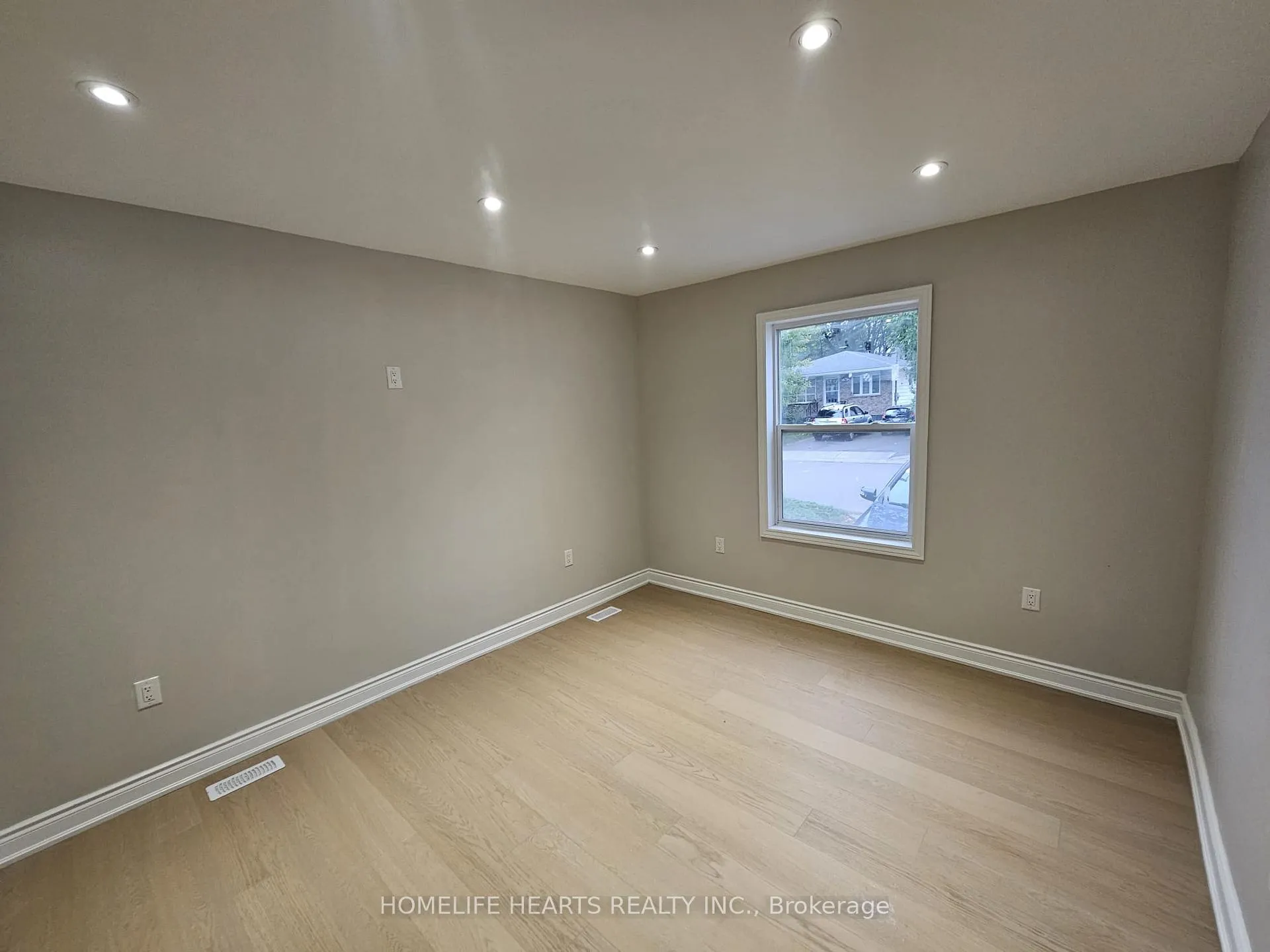 Photo 4 of 267 St James Street, Sault Ste Marie — HOMEH