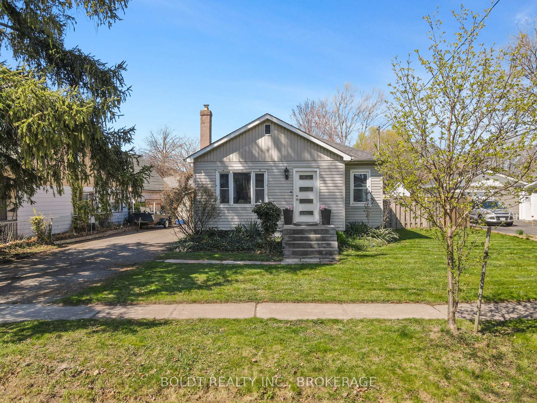 Front of 11 Edward Avenue