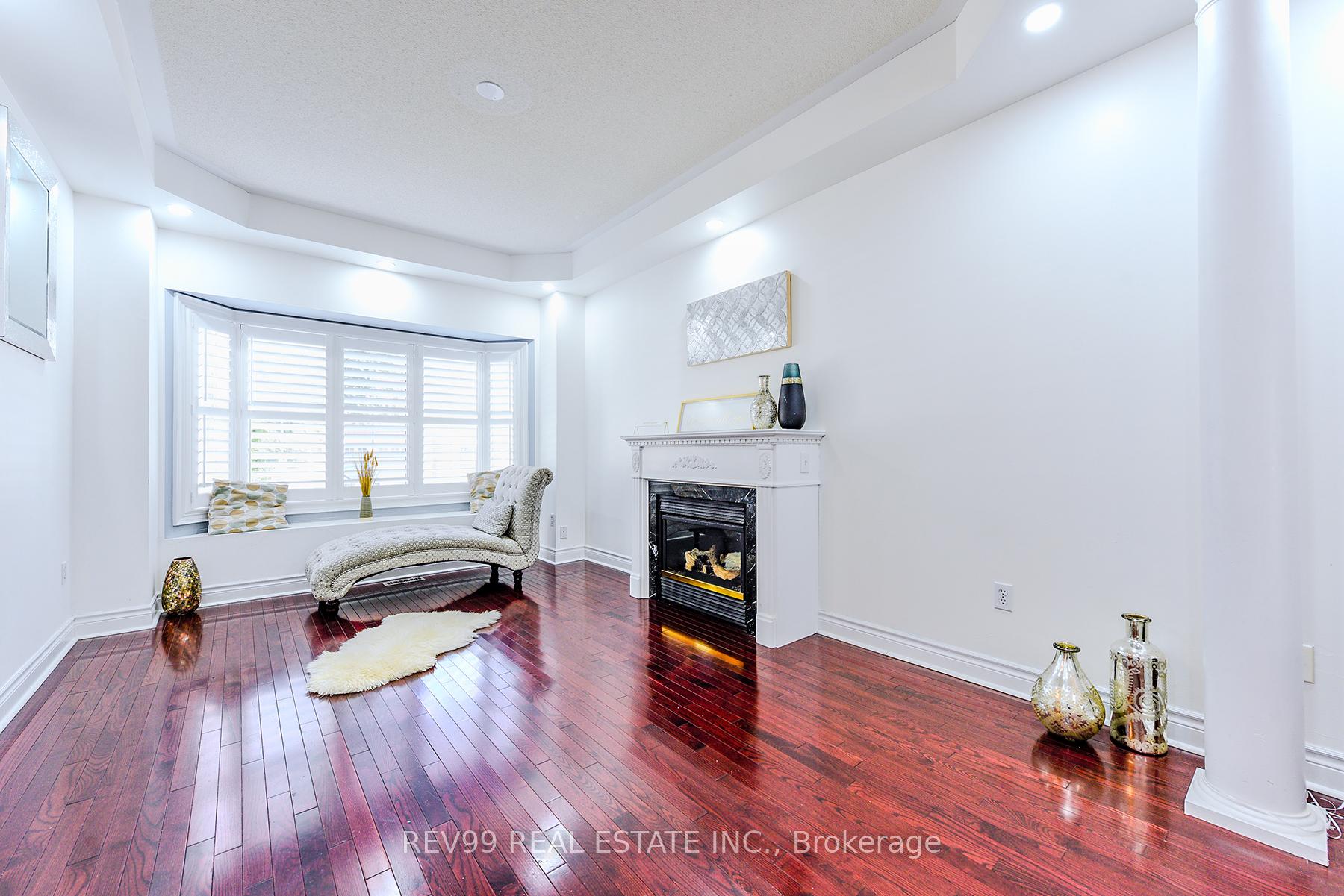Photo 14 of 39 Bonistel Crescent, Brampton, Fletcher's Meadow — HOMEH