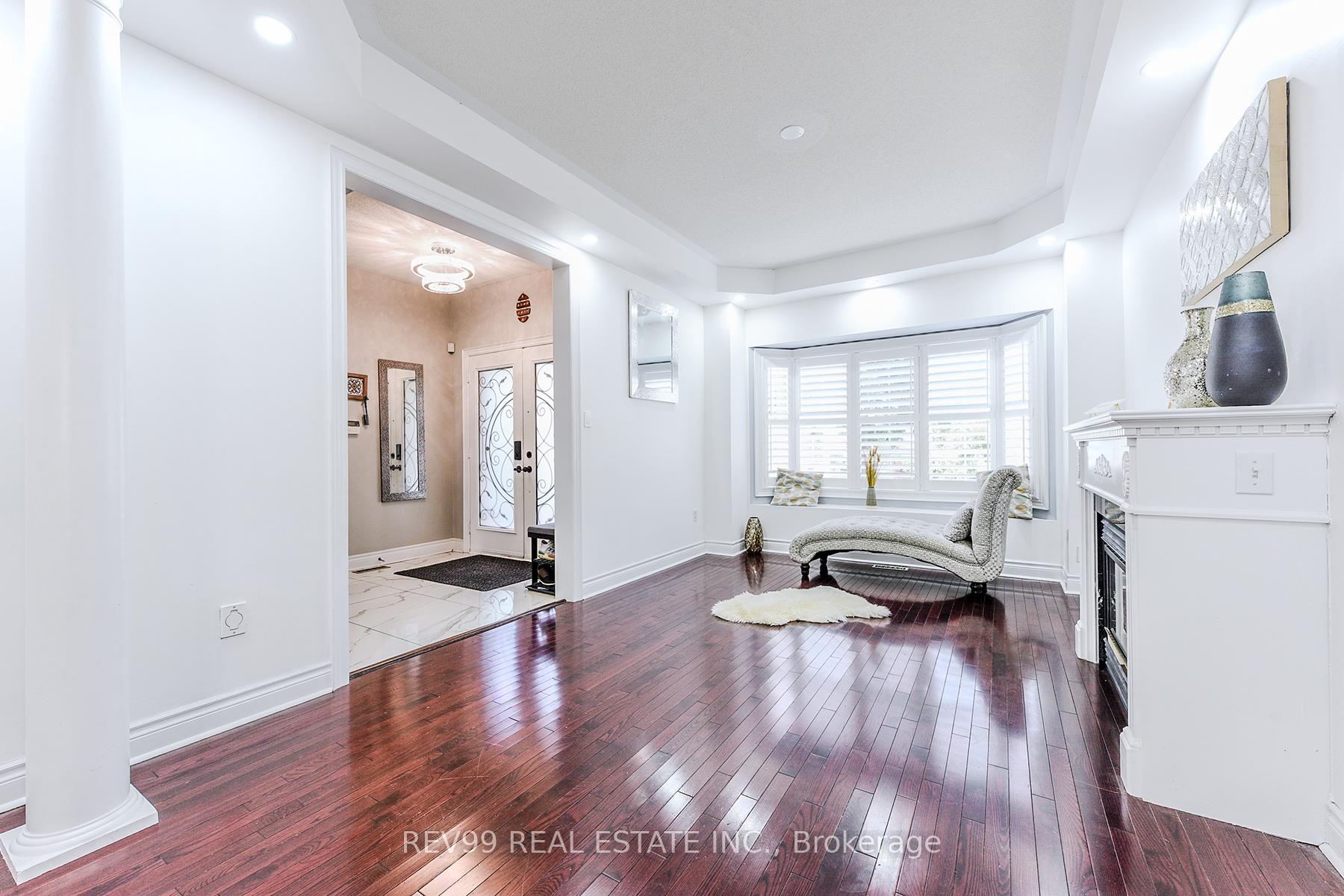 Photo 15 of 39 Bonistel Crescent, Brampton, Fletcher's Meadow — HOMEH