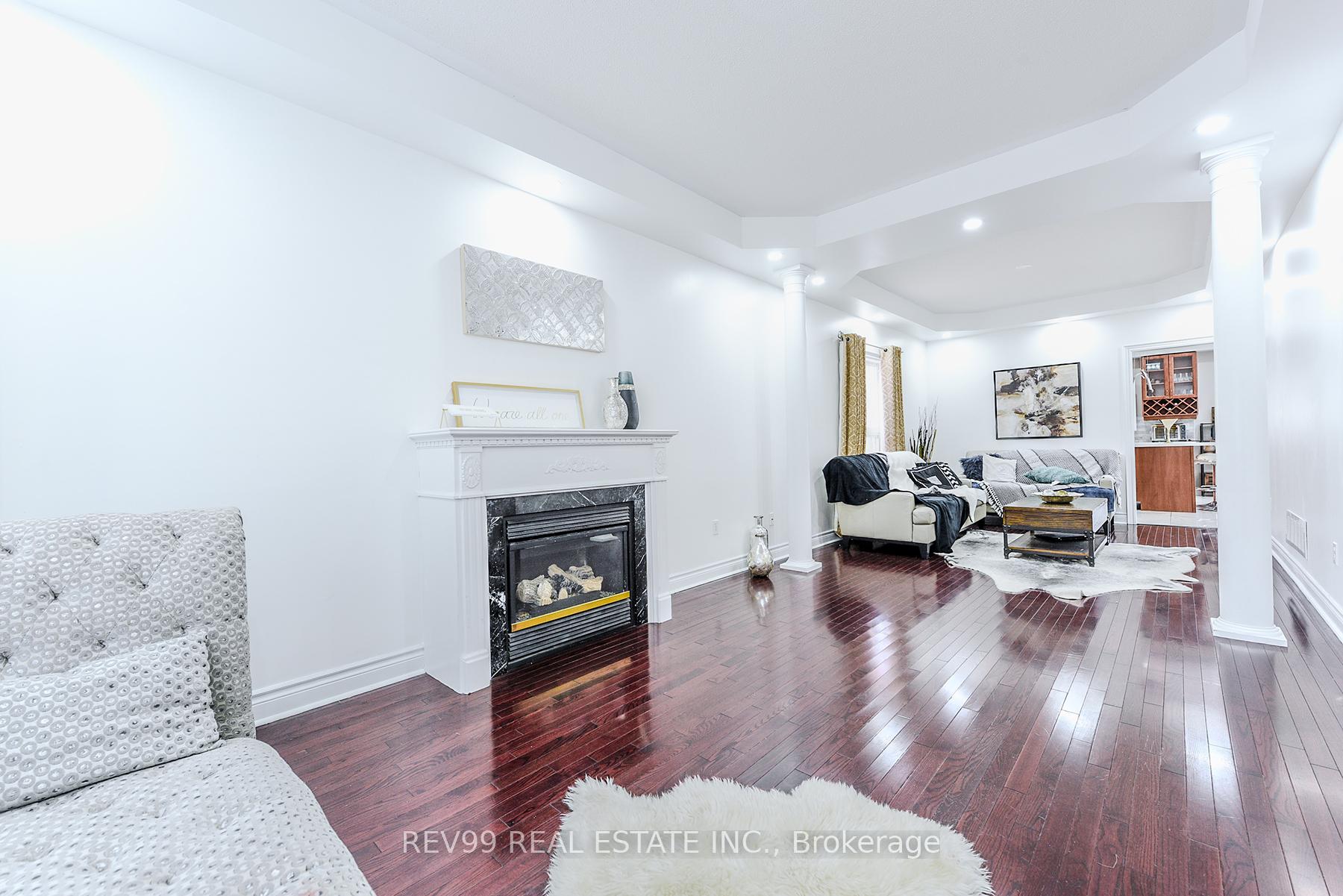 Photo 16 of 39 Bonistel Crescent, Brampton, Fletcher's Meadow — HOMEH