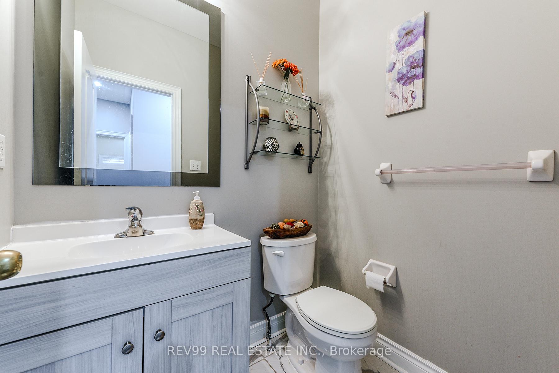 Photo 20 of 39 Bonistel Crescent, Brampton, Fletcher's Meadow — HOMEH