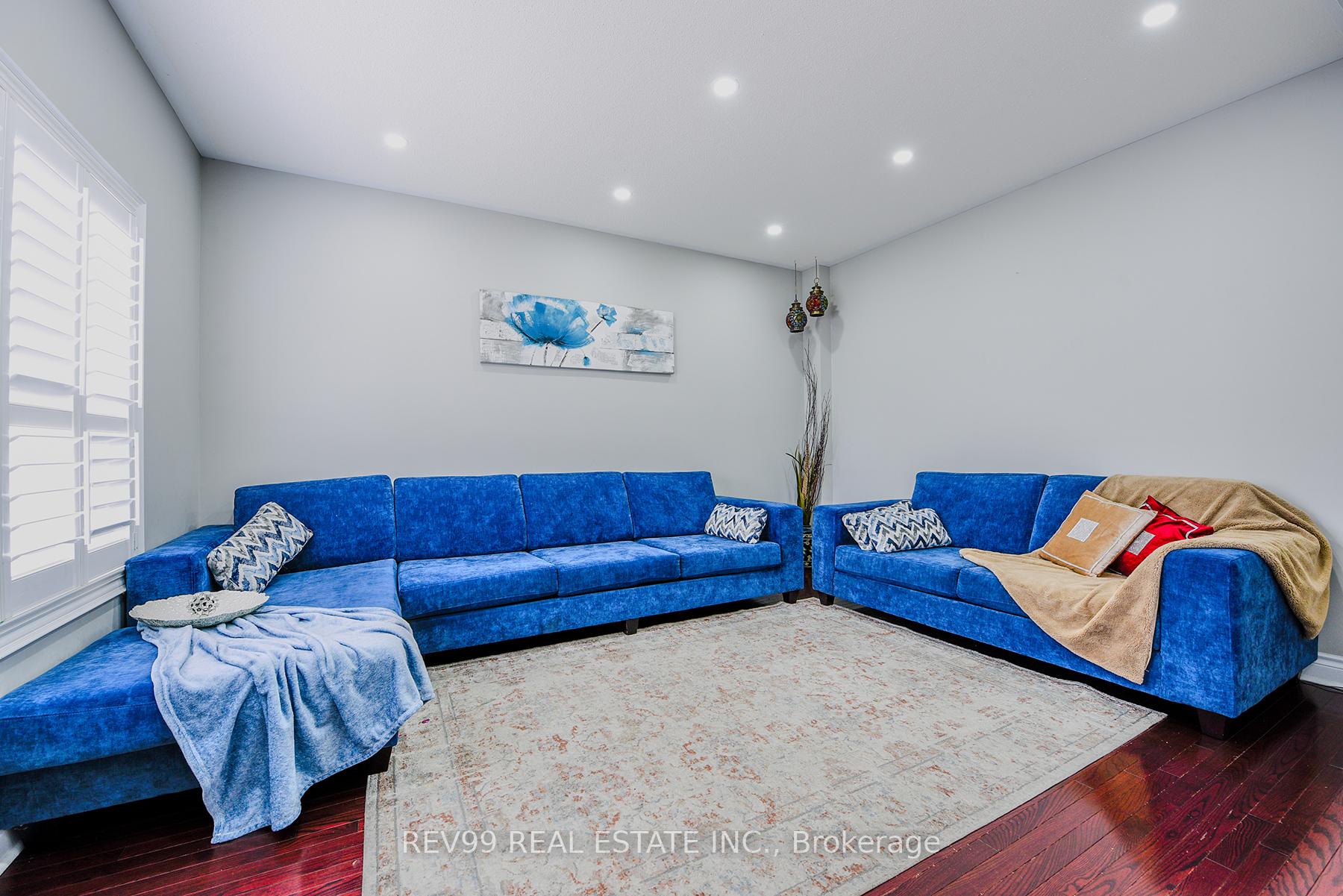 Photo 21 of 39 Bonistel Crescent, Brampton, Fletcher's Meadow — HOMEH