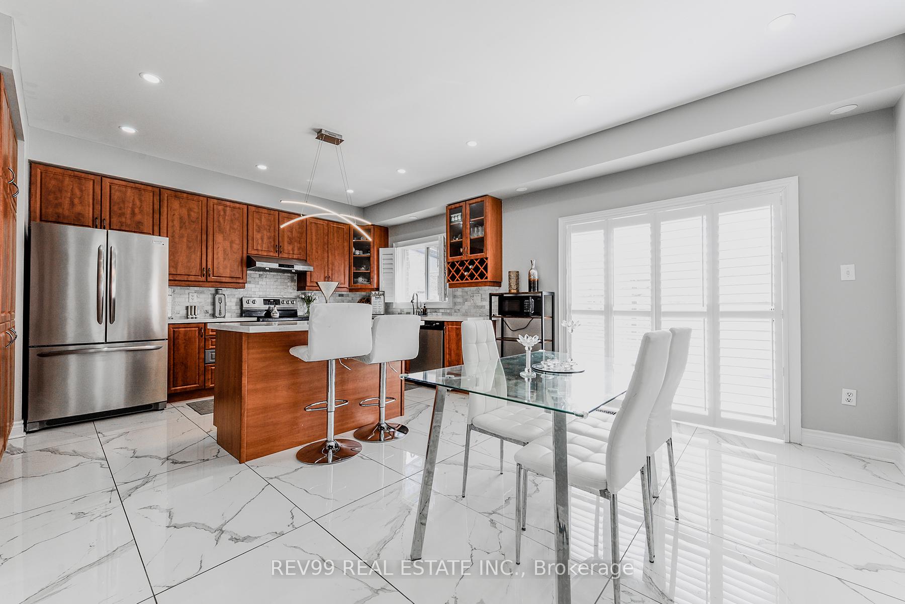 Photo 23 of 39 Bonistel Crescent, Brampton, Fletcher's Meadow — HOMEH