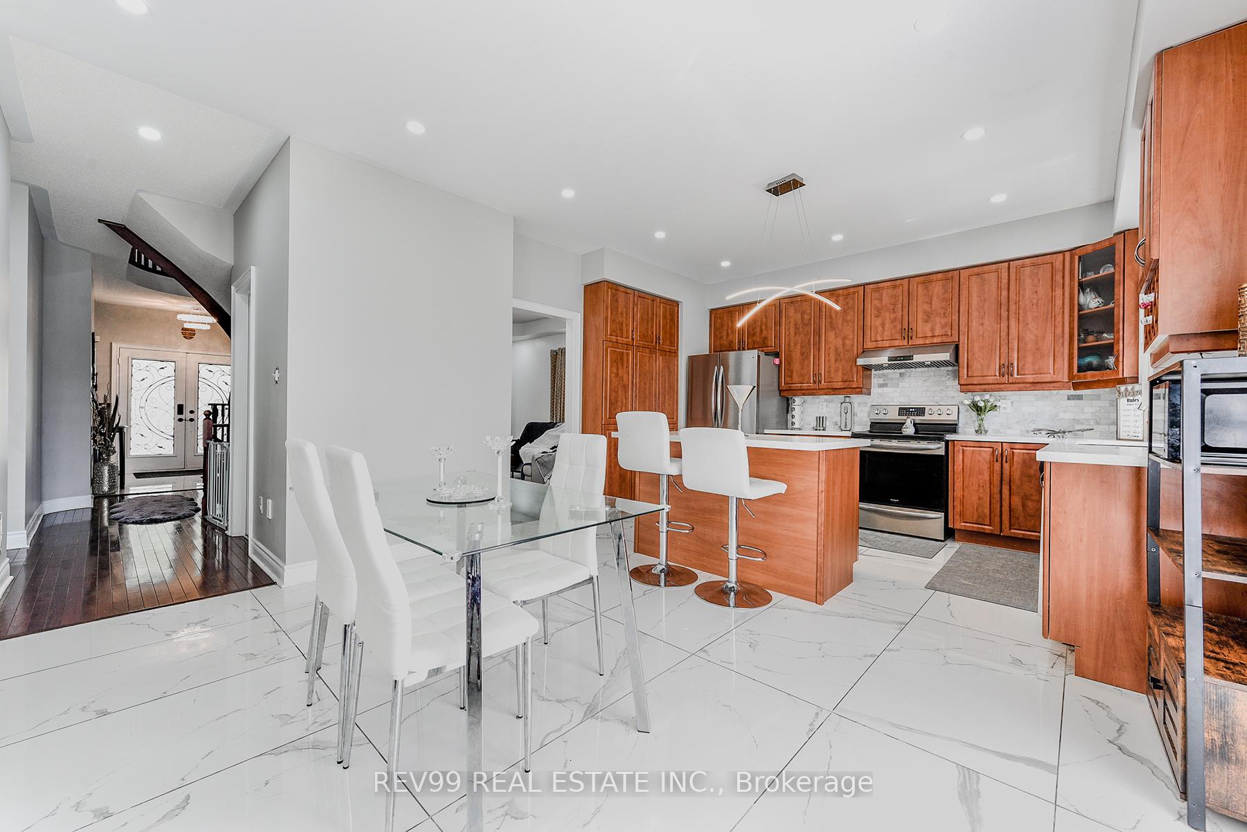 Photo 24 of 39 Bonistel Crescent, Brampton, Fletcher's Meadow — HOMEH