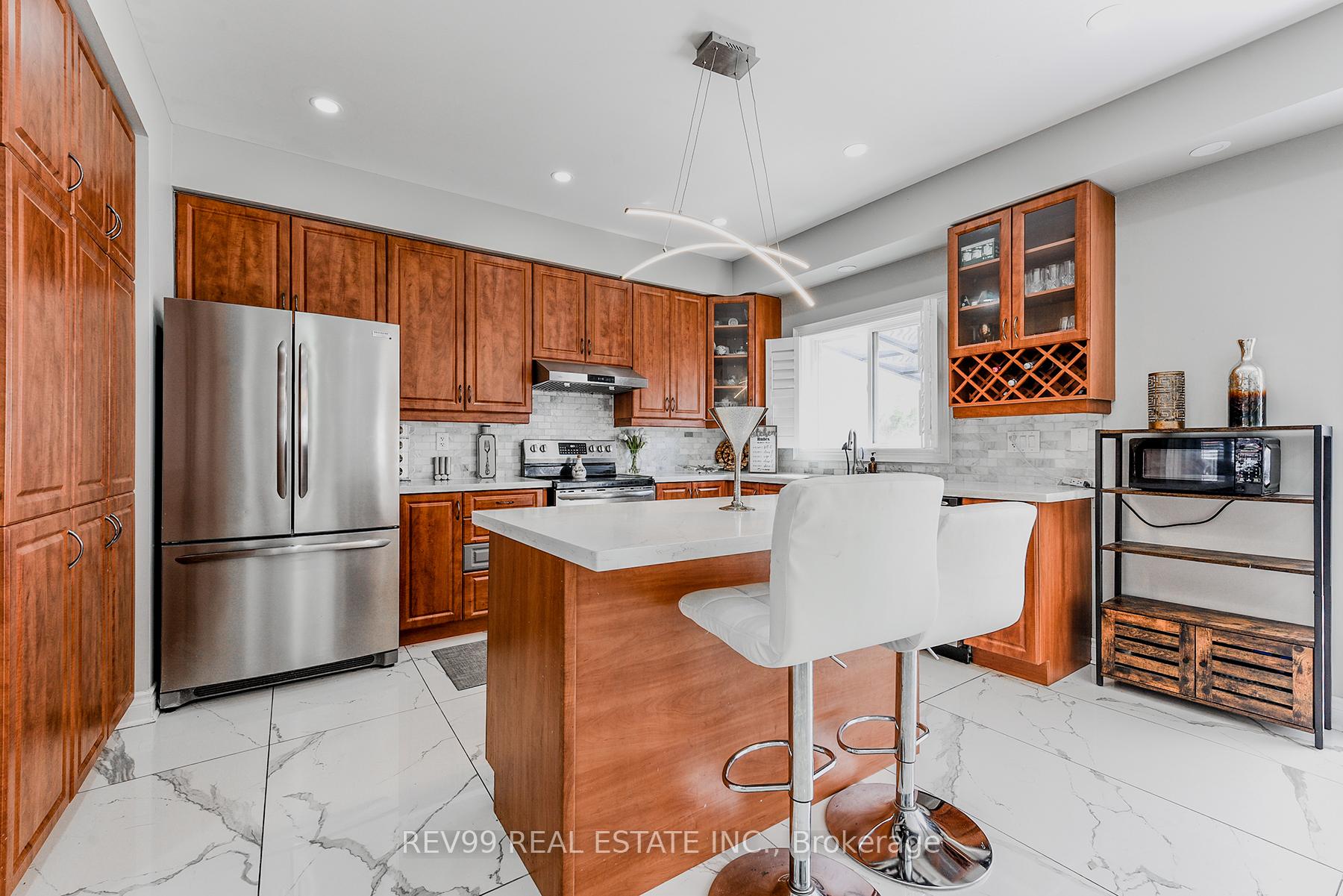 Photo 25 of 39 Bonistel Crescent, Brampton, Fletcher's Meadow — HOMEH
