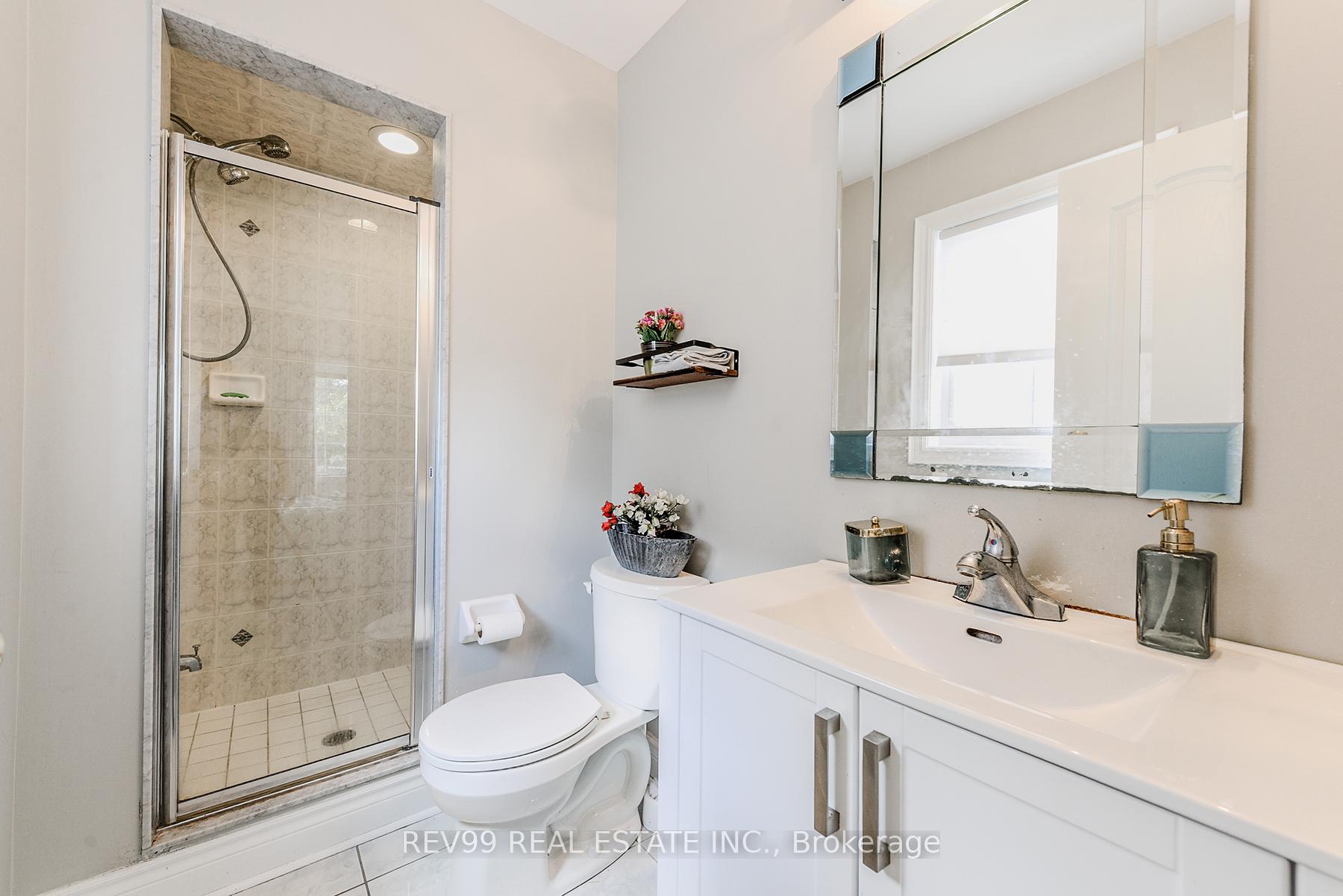 Photo 31 of 39 Bonistel Crescent, Brampton, Fletcher's Meadow — HOMEH