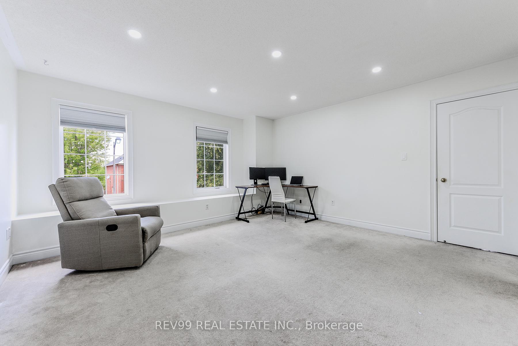 Photo 33 of 39 Bonistel Crescent, Brampton, Fletcher's Meadow — HOMEH