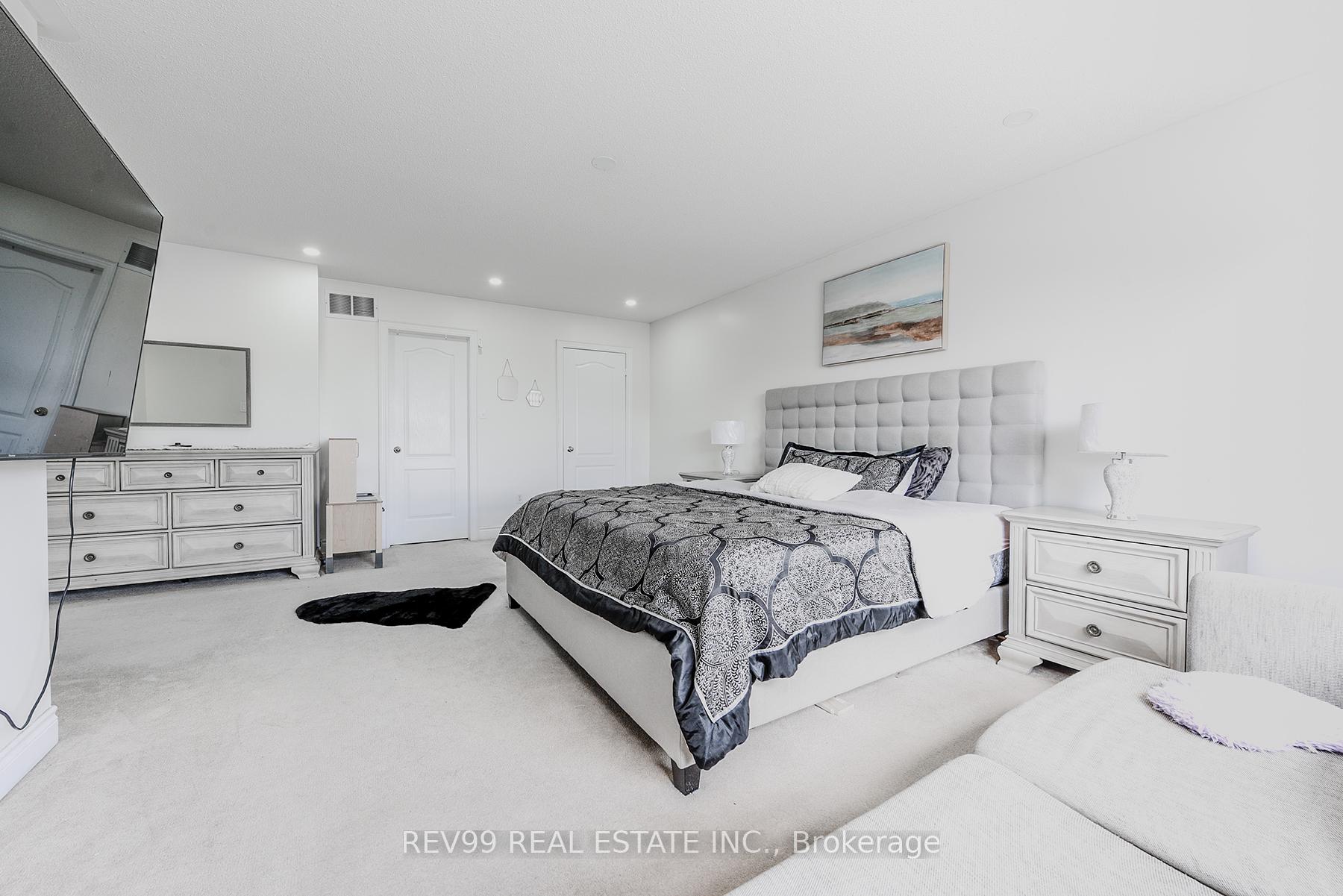 Photo 40 of 39 Bonistel Crescent, Brampton, Fletcher's Meadow — HOMEH
