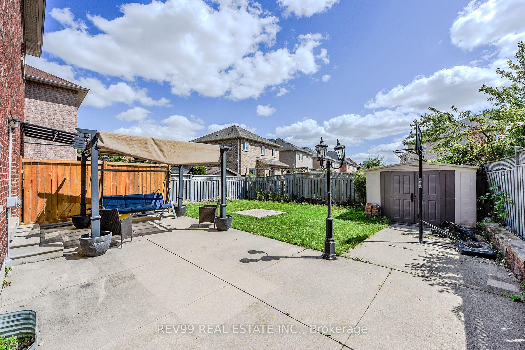 Photo 45 of 39 Bonistel Crescent, Brampton, Fletcher's Meadow — HOMEH