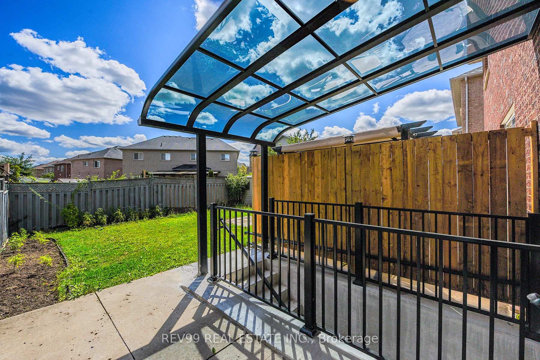 Photo 47 of 39 Bonistel Crescent, Brampton, Fletcher's Meadow — HOMEH