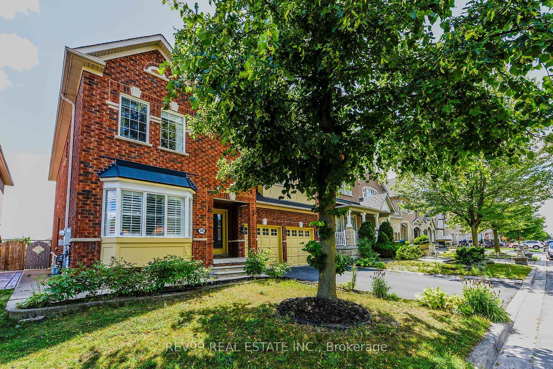 Photo 49 of 39 Bonistel Crescent, Brampton, Fletcher's Meadow — HOMEH