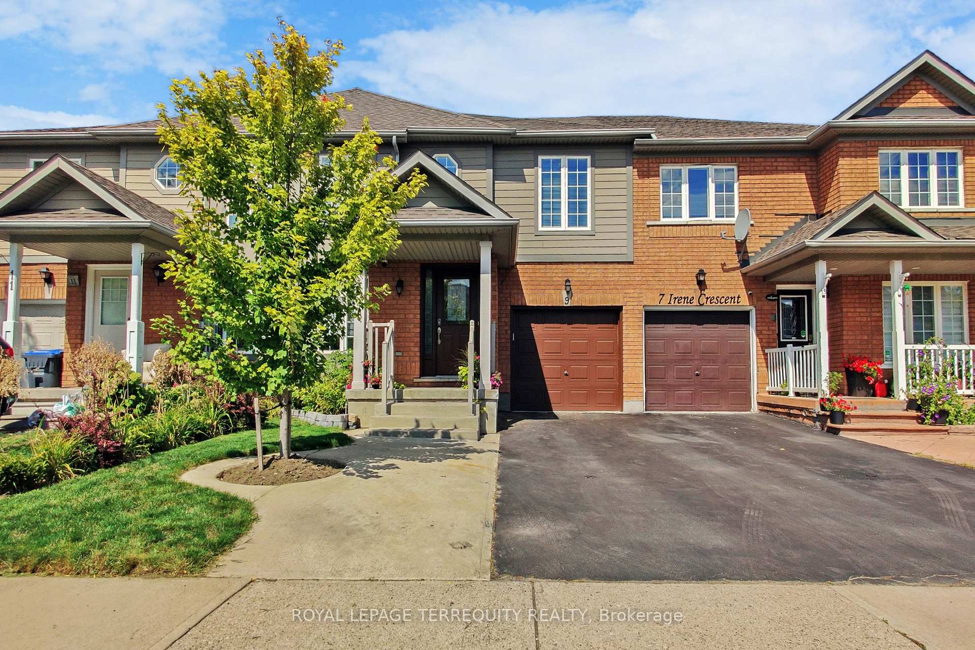 Photo 1 of 9 Irene Crescent, Brampton, Fletcher's Meadow — HOMEH