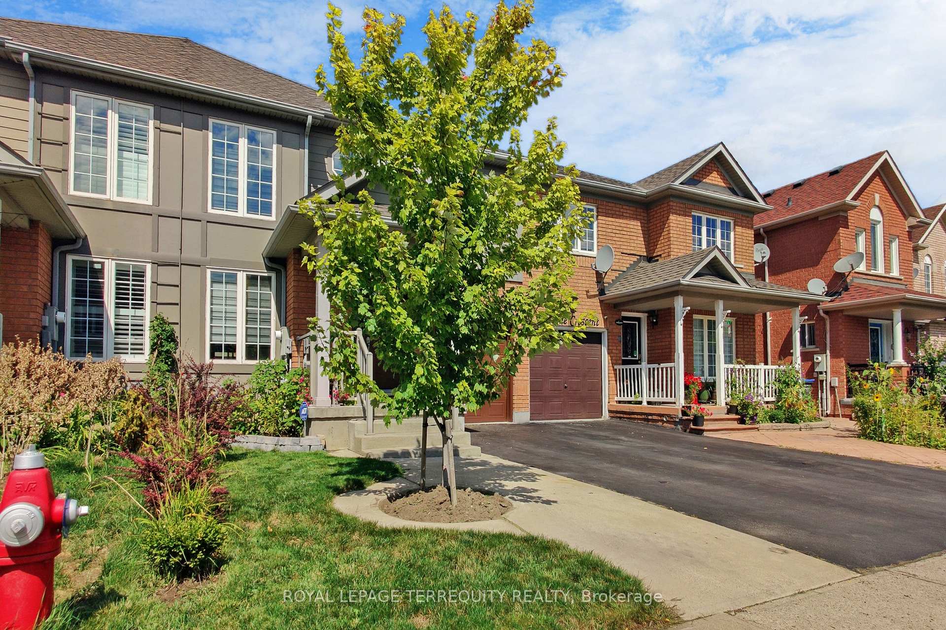 Photo 3 of 9 Irene Crescent, Brampton, Fletcher's Meadow — HOMEH