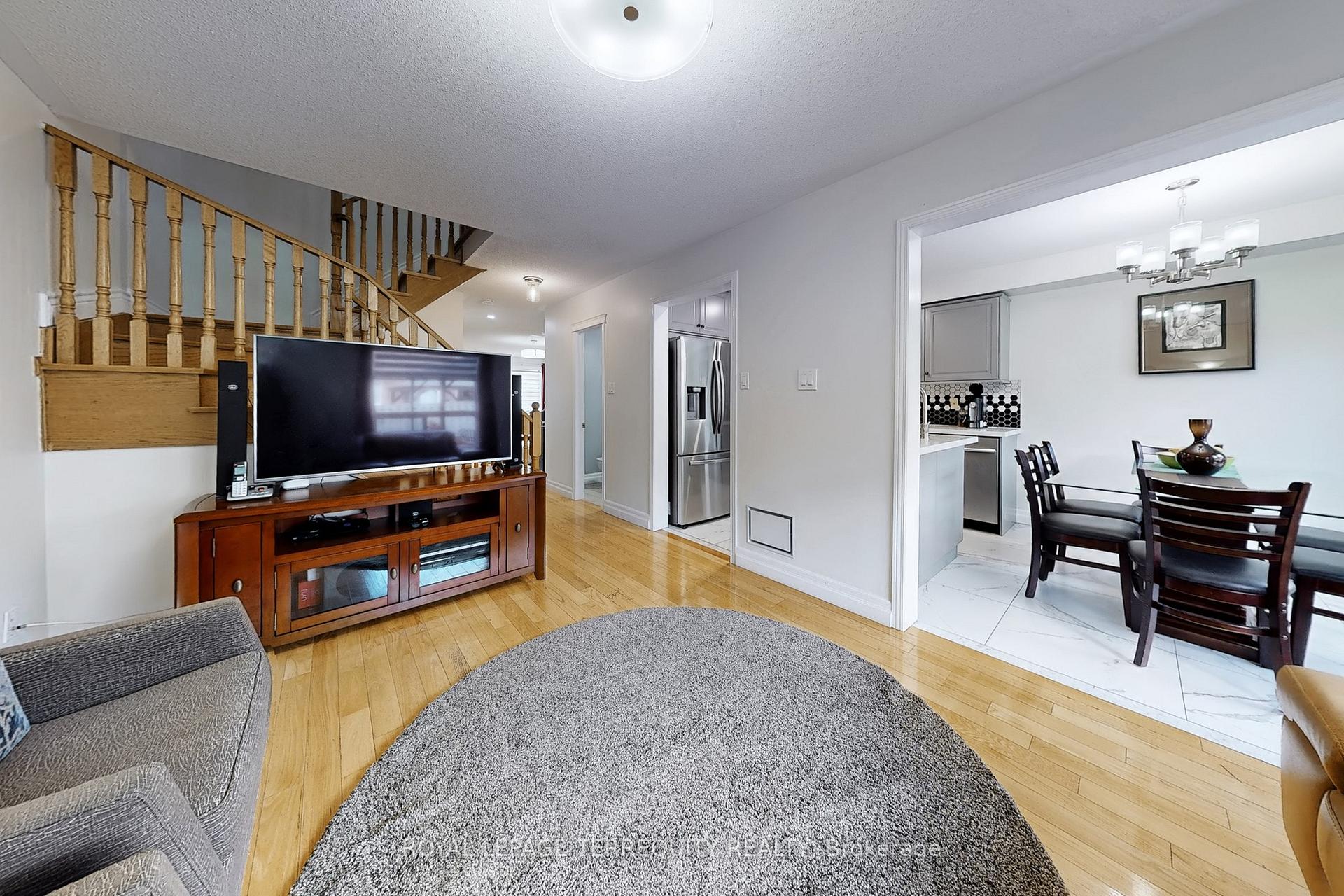 Photo 11 of 9 Irene Crescent, Brampton, Fletcher's Meadow — HOMEH