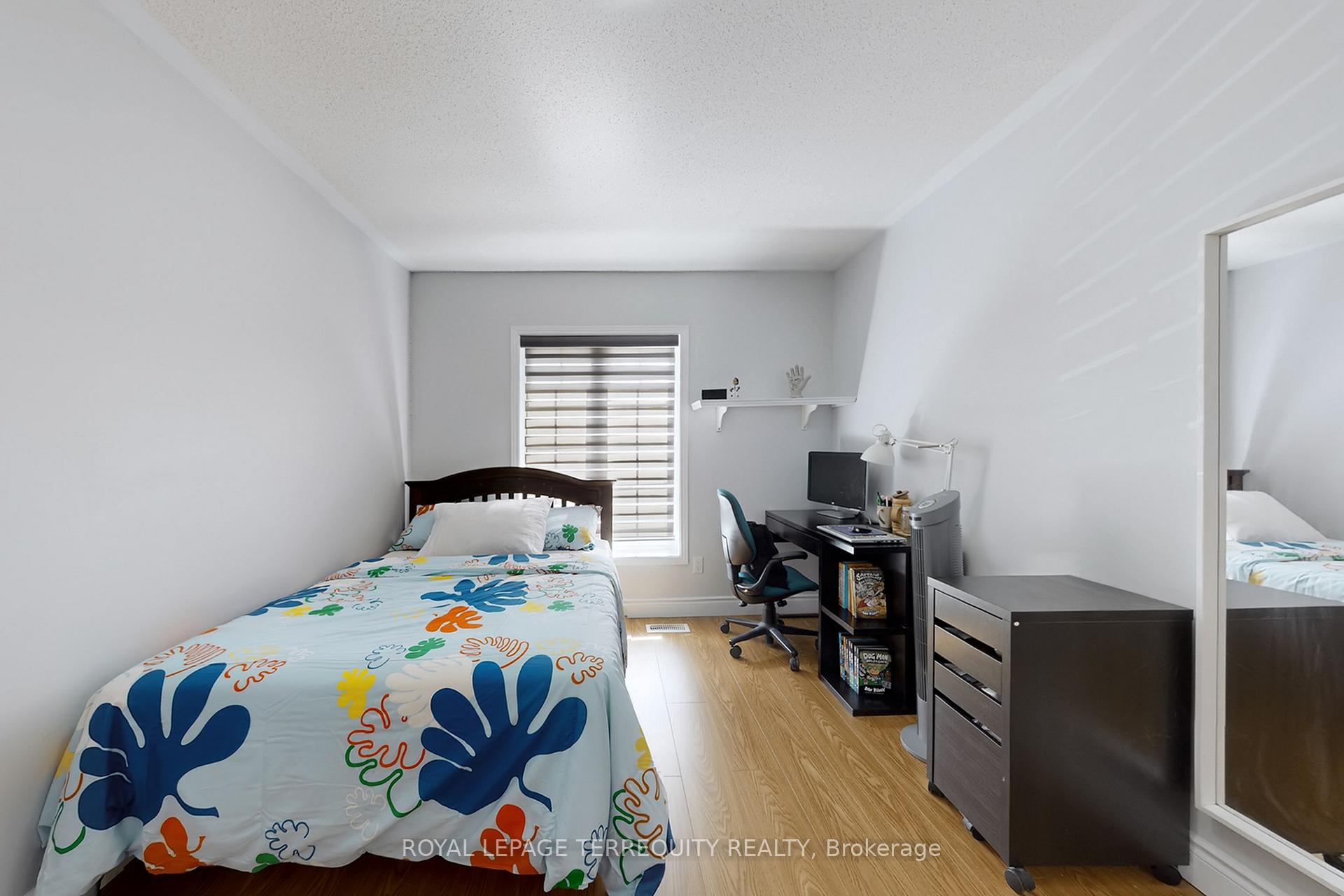 Photo 32 of 9 Irene Crescent, Brampton, Fletcher's Meadow — HOMEH