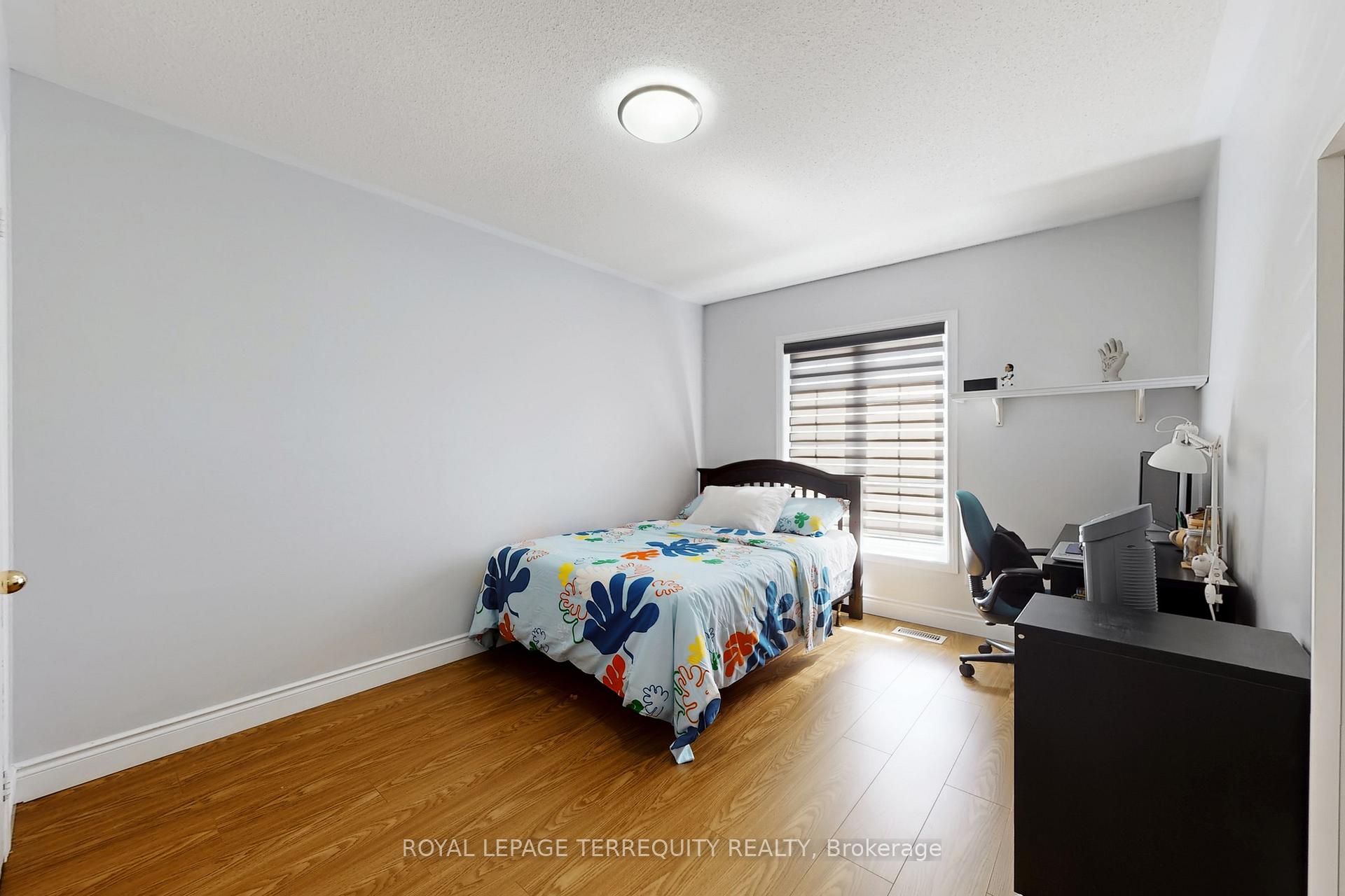Photo 33 of 9 Irene Crescent, Brampton, Fletcher's Meadow — HOMEH
