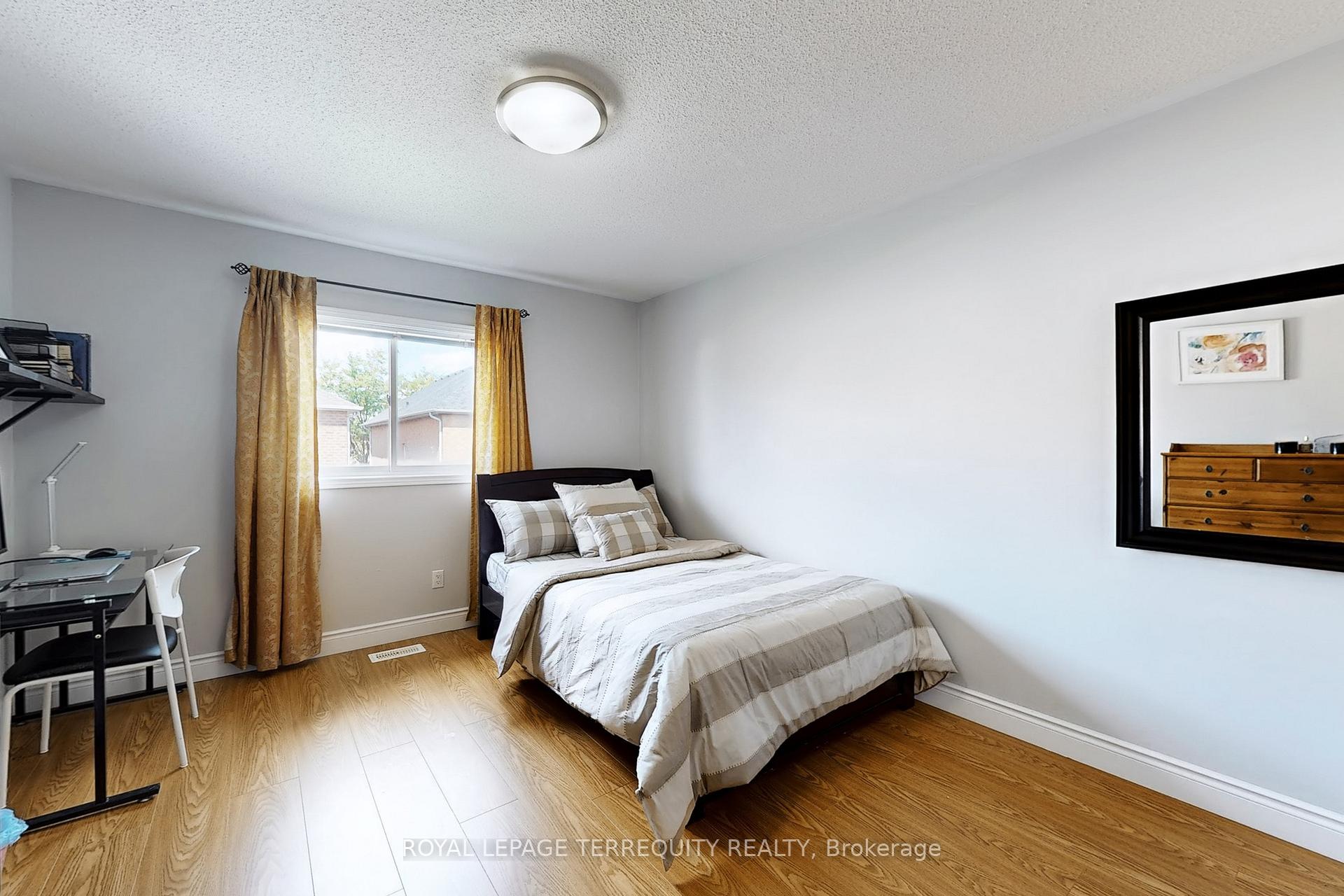 Photo 34 of 9 Irene Crescent, Brampton, Fletcher's Meadow — HOMEH