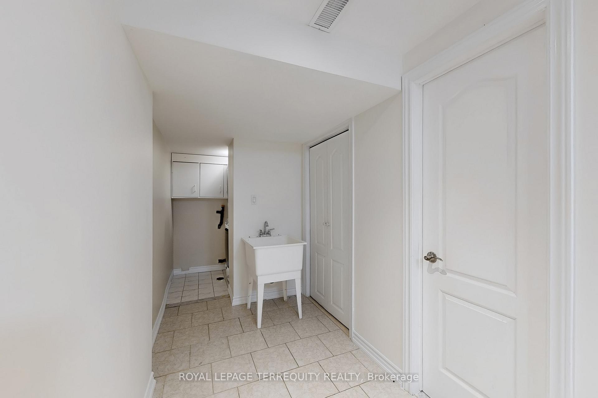 Photo 44 of 9 Irene Crescent, Brampton, Fletcher's Meadow — HOMEH