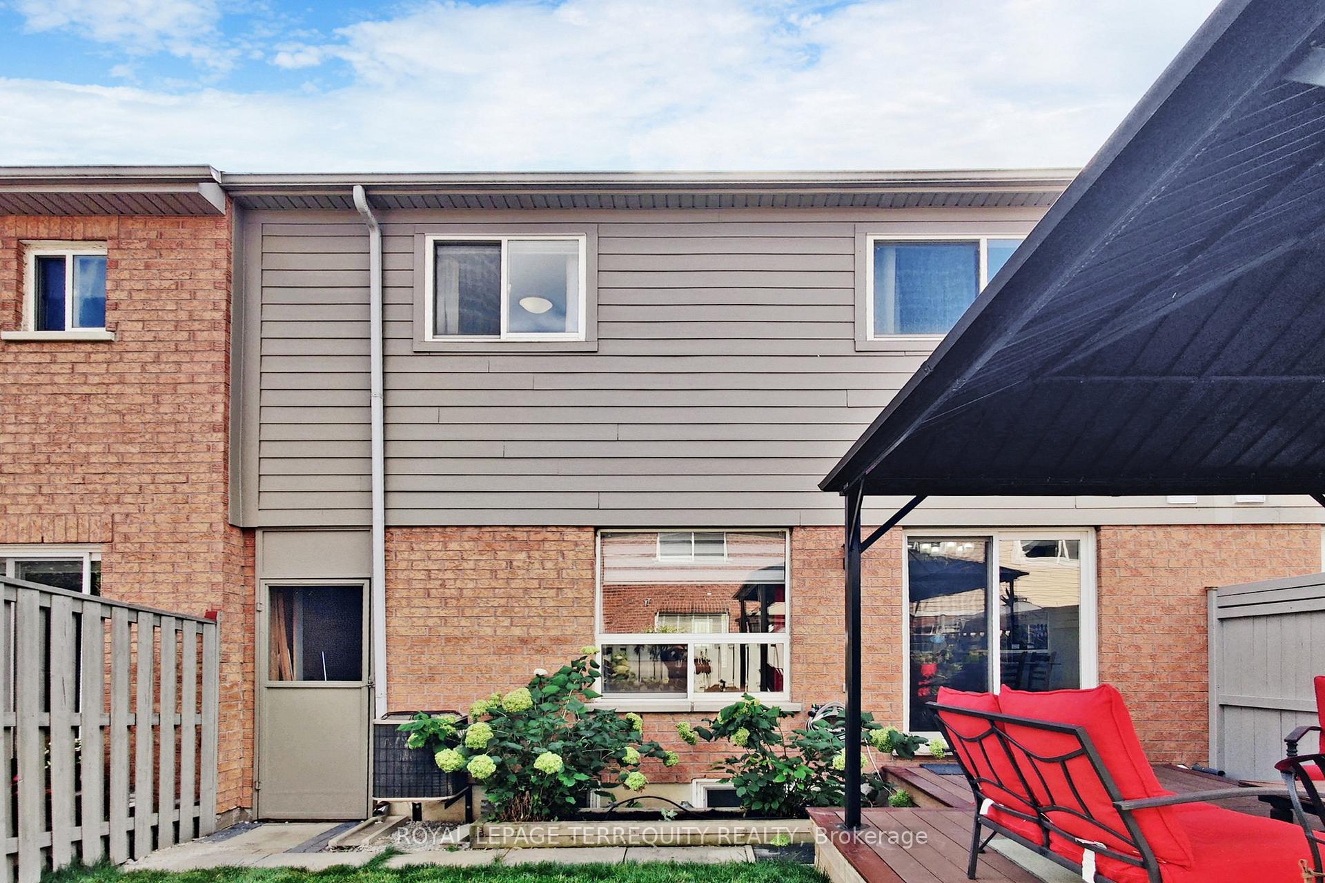 Photo 47 of 9 Irene Crescent, Brampton, Fletcher's Meadow — HOMEH