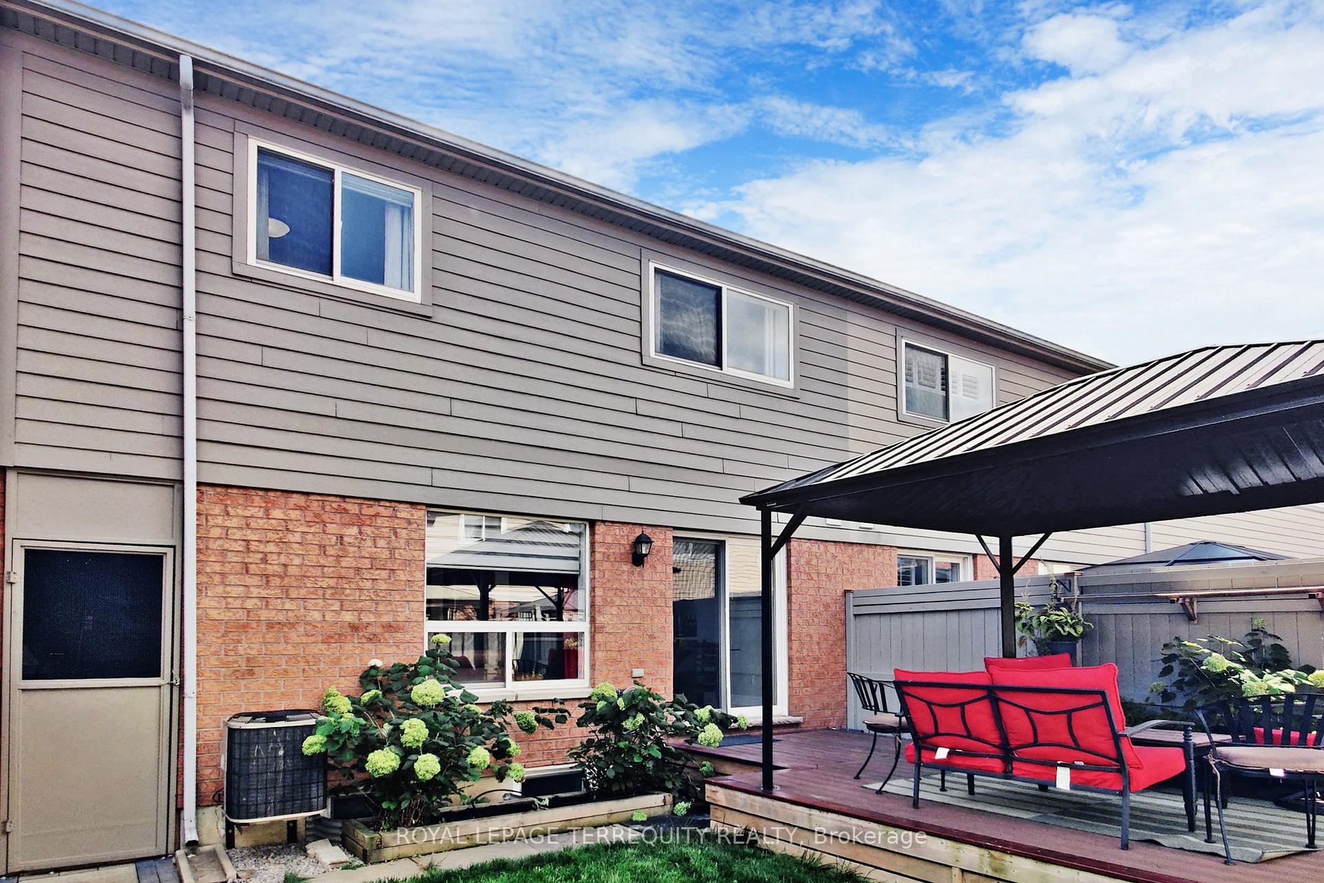 Photo 48 of 9 Irene Crescent, Brampton, Fletcher's Meadow — HOMEH