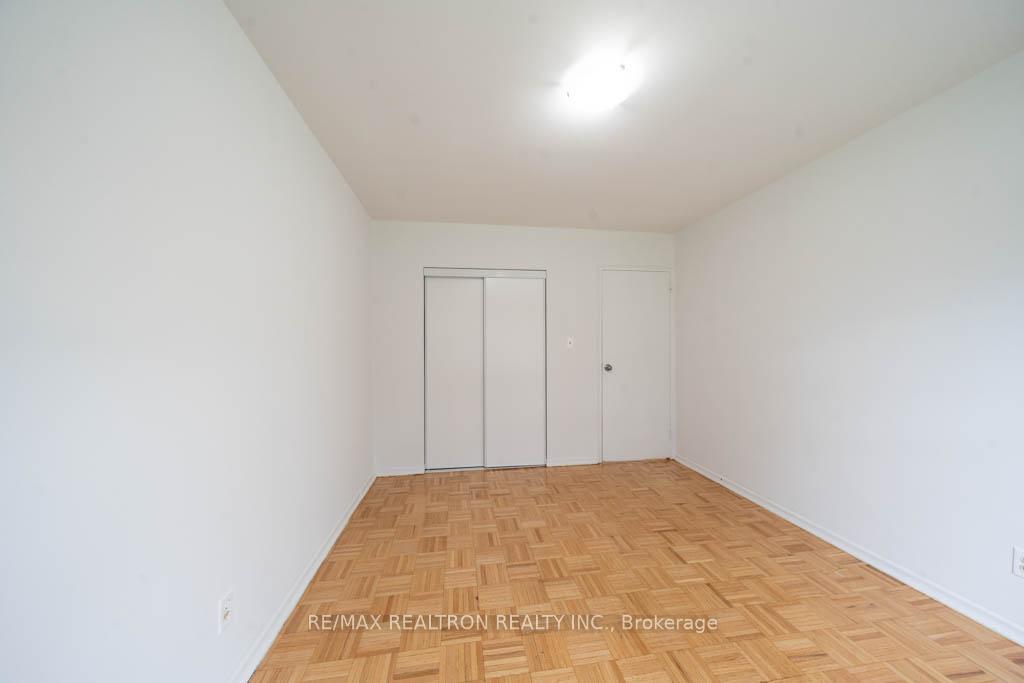 Photo 2 of Unit 21, 2035 Prospect Street, Burlington, Brant — HOMEH