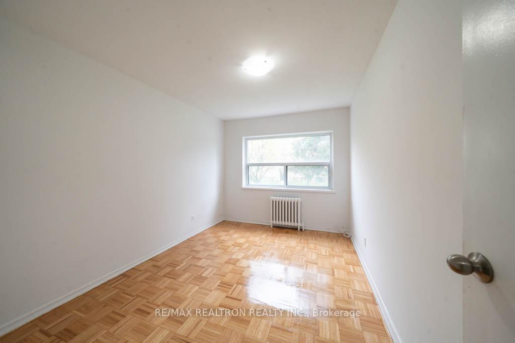 Photo 3 of Unit 21, 2035 Prospect Street, Burlington, Brant — HOMEH
