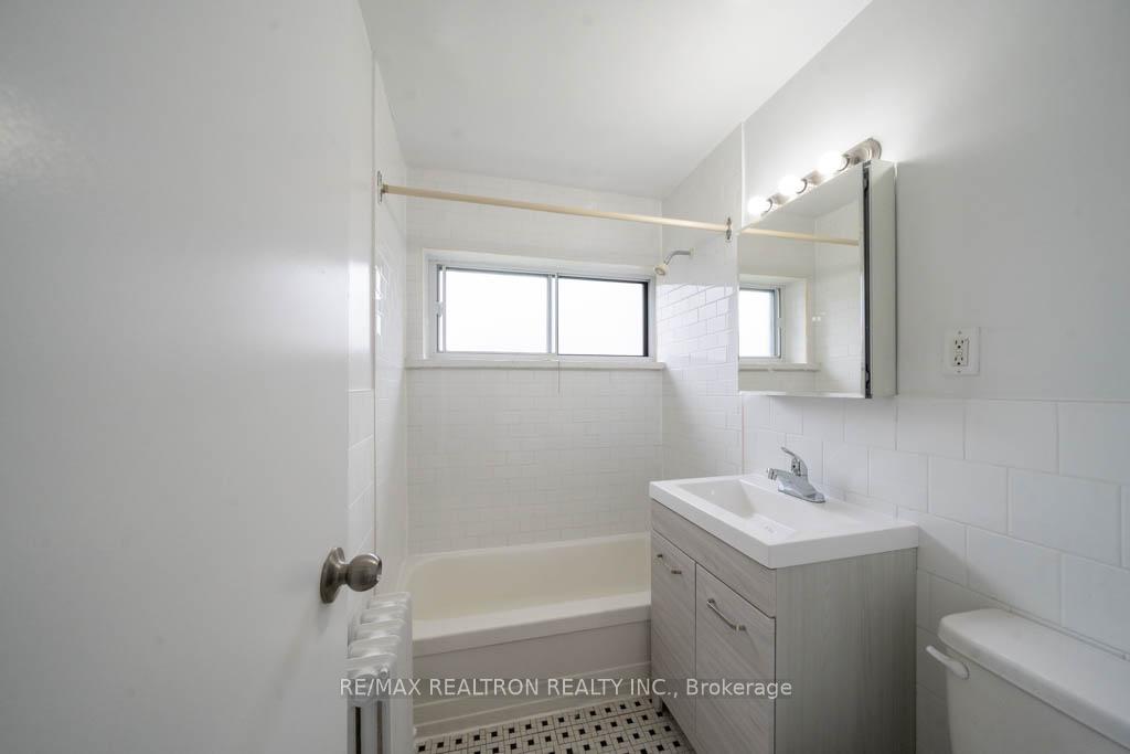 Photo 8 of Unit 21, 2035 Prospect Street, Burlington, Brant — HOMEH