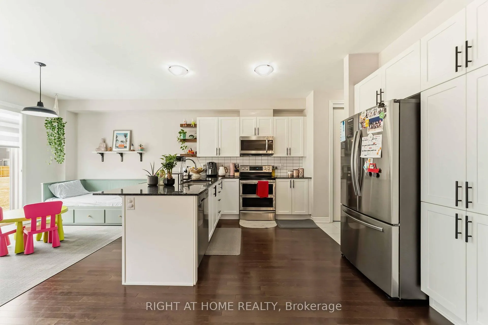 Photo 9 of 1006 Keeper Heights, Ottawa, Goulbourn Twp From Franktown Rd/South To Rideau — HOMEH