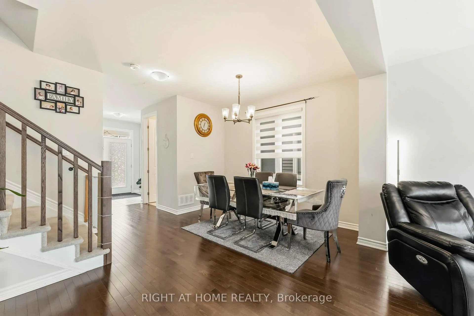 Photo 10 of 1006 Keeper Heights, Ottawa, Goulbourn Twp From Franktown Rd/South To Rideau — HOMEH