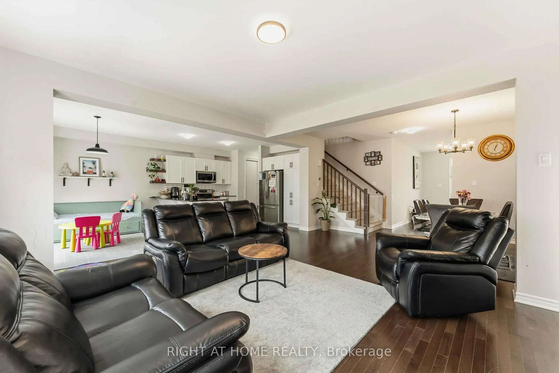 Photo 11 of 1006 Keeper Heights, Ottawa, Goulbourn Twp From Franktown Rd/South To Rideau — HOMEH