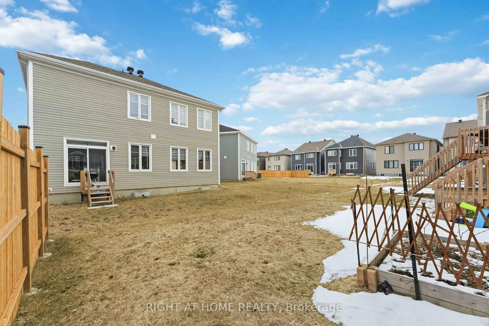 Photo 33 of 1006 Keeper Heights, Ottawa, Goulbourn Twp From Franktown Rd/South To Rideau — HOMEH