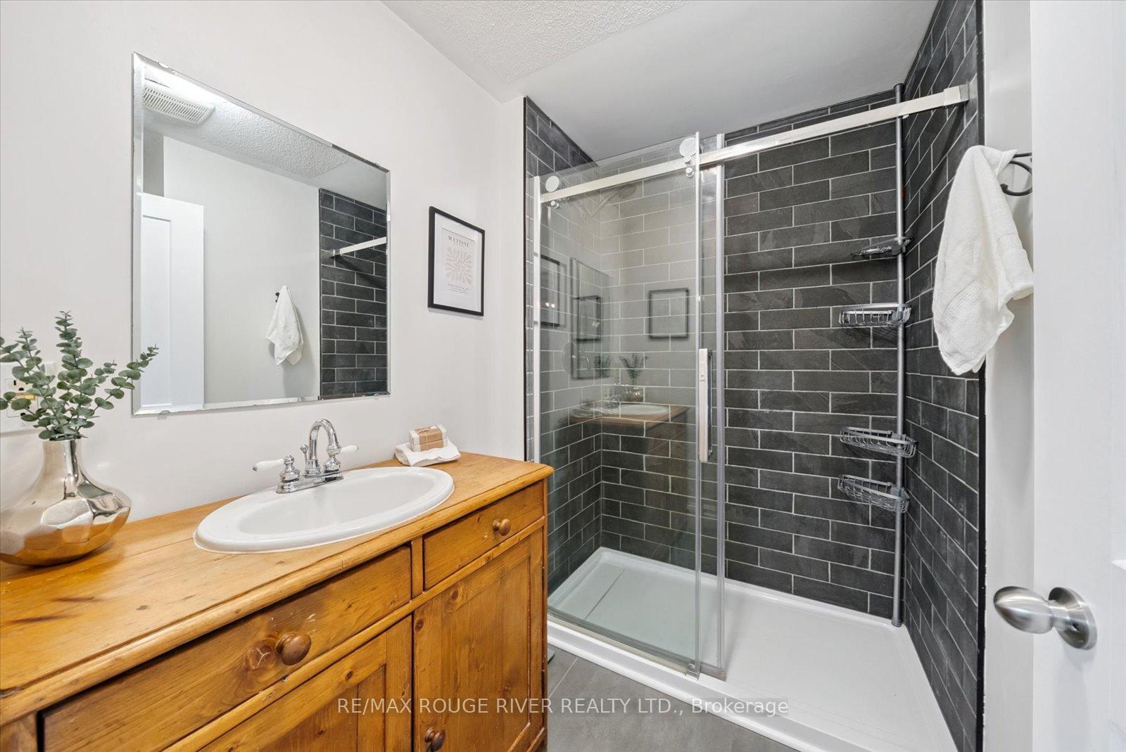 Photo 19 of 2064 Darling Crescent, Cavan Monaghan, Cavan Twp — HOMEH
