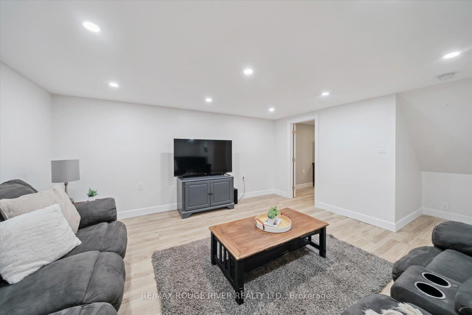 Photo 28 of 2064 Darling Crescent, Cavan Monaghan, Cavan Twp — HOMEH