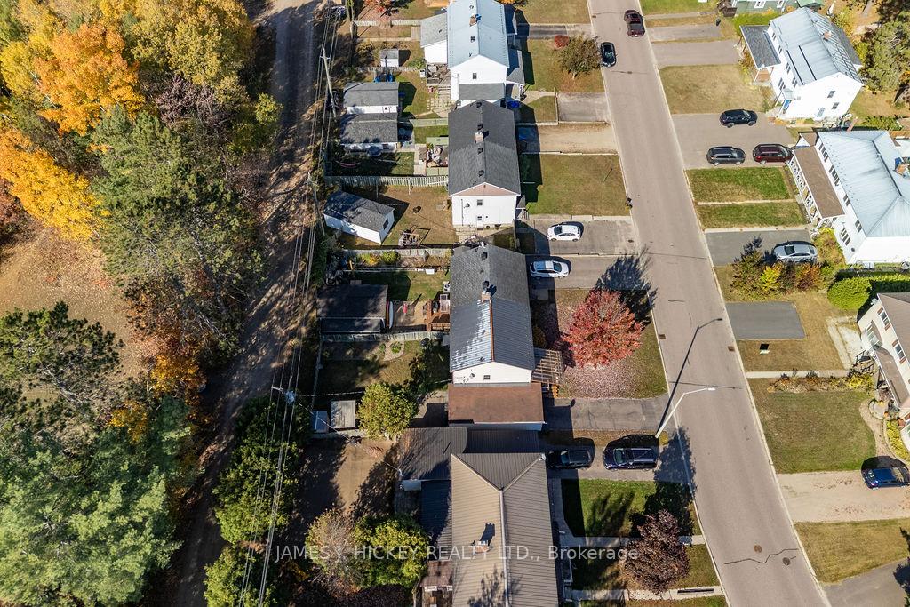 Photo 35 of 105 Algonquin Street, Deep River — HOMEH