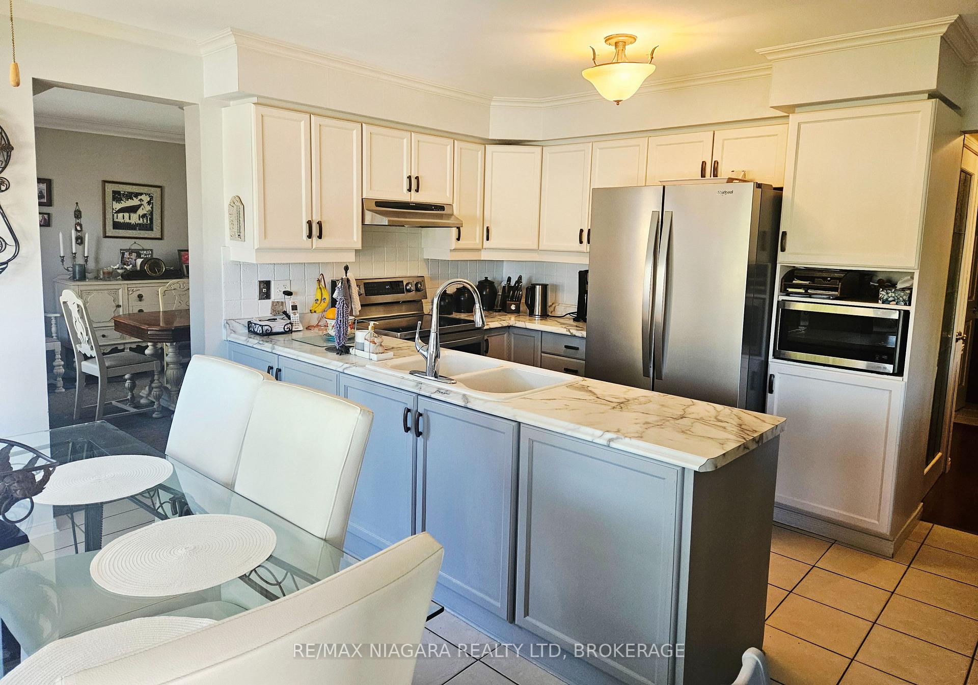 Photo 5 of 26 Strada Boulevard, St. Catharines, Rykert/Vansickle — HOMEH