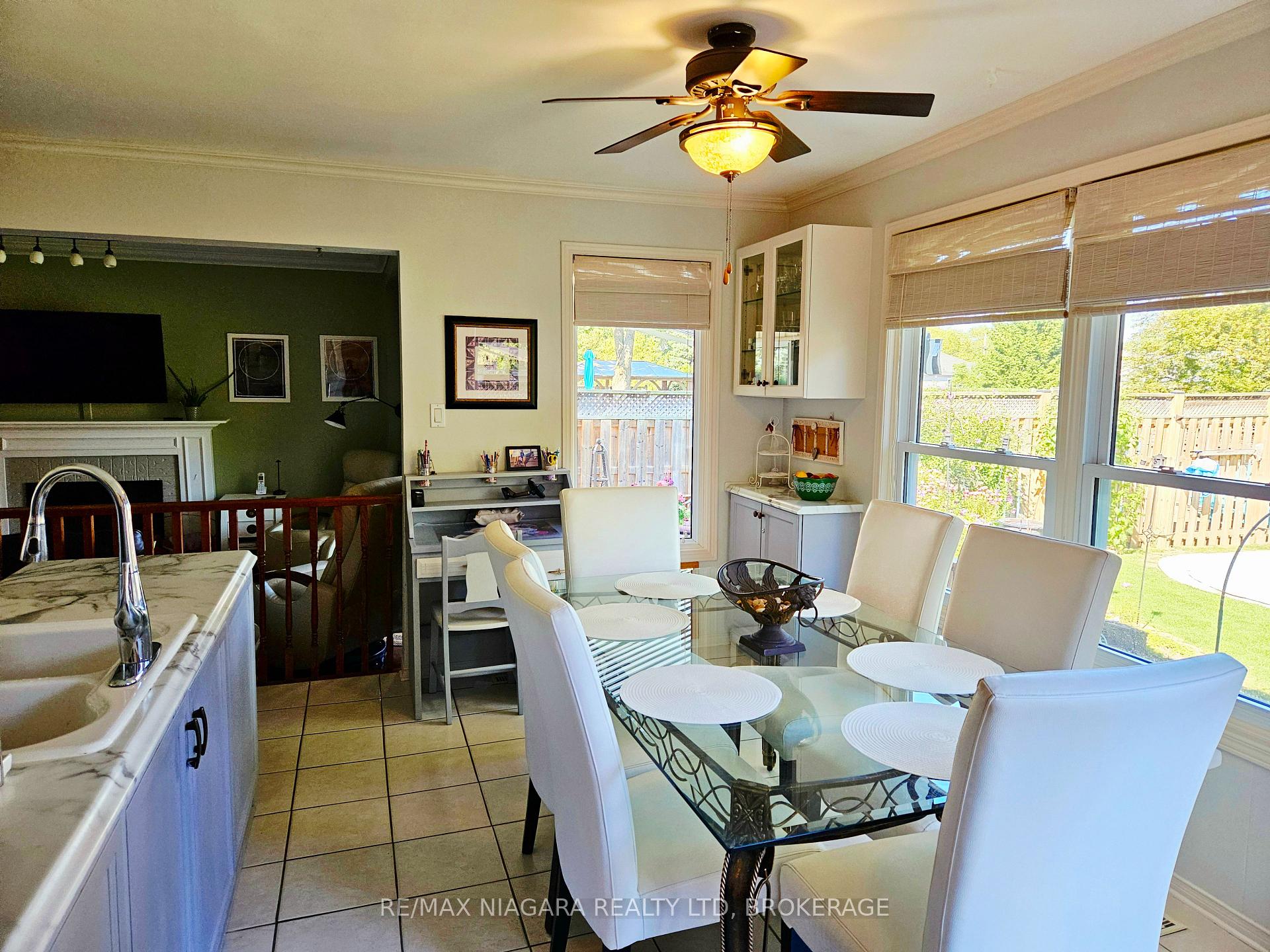 Photo 7 of 26 Strada Boulevard, St. Catharines, Rykert/Vansickle — HOMEH
