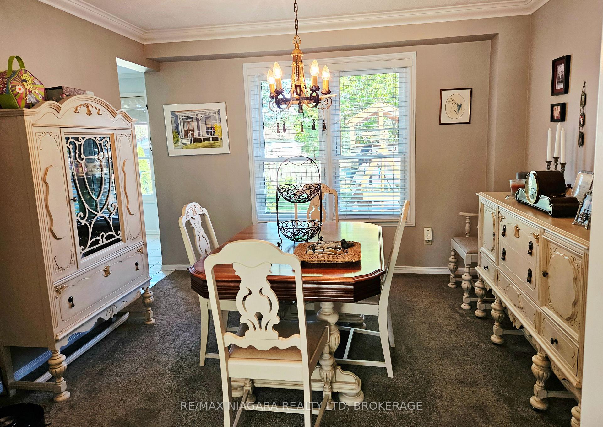 Photo 8 of 26 Strada Boulevard, St. Catharines, Rykert/Vansickle — HOMEH