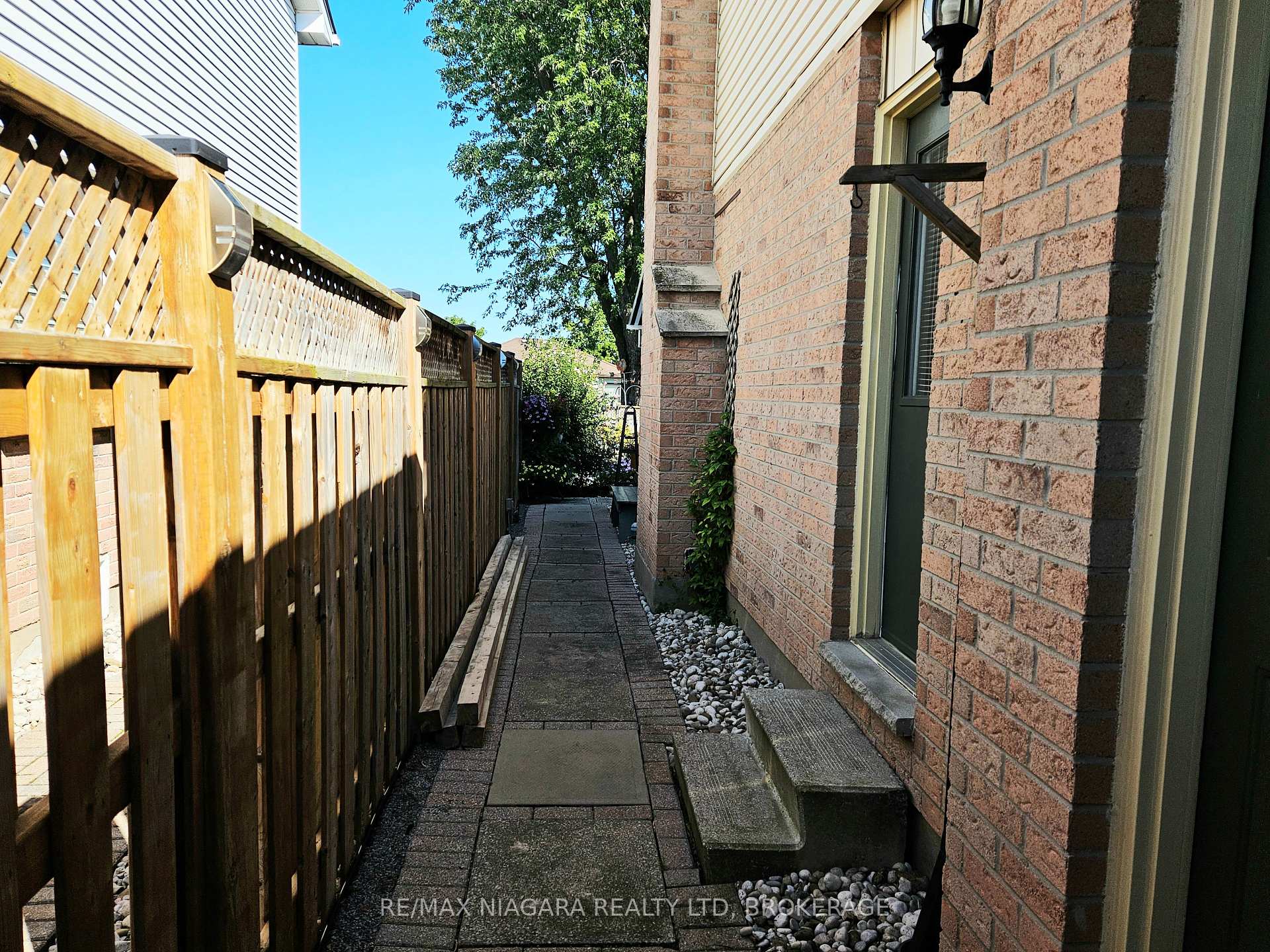 Photo 39 of 26 Strada Boulevard, St. Catharines, Rykert/Vansickle — HOMEH