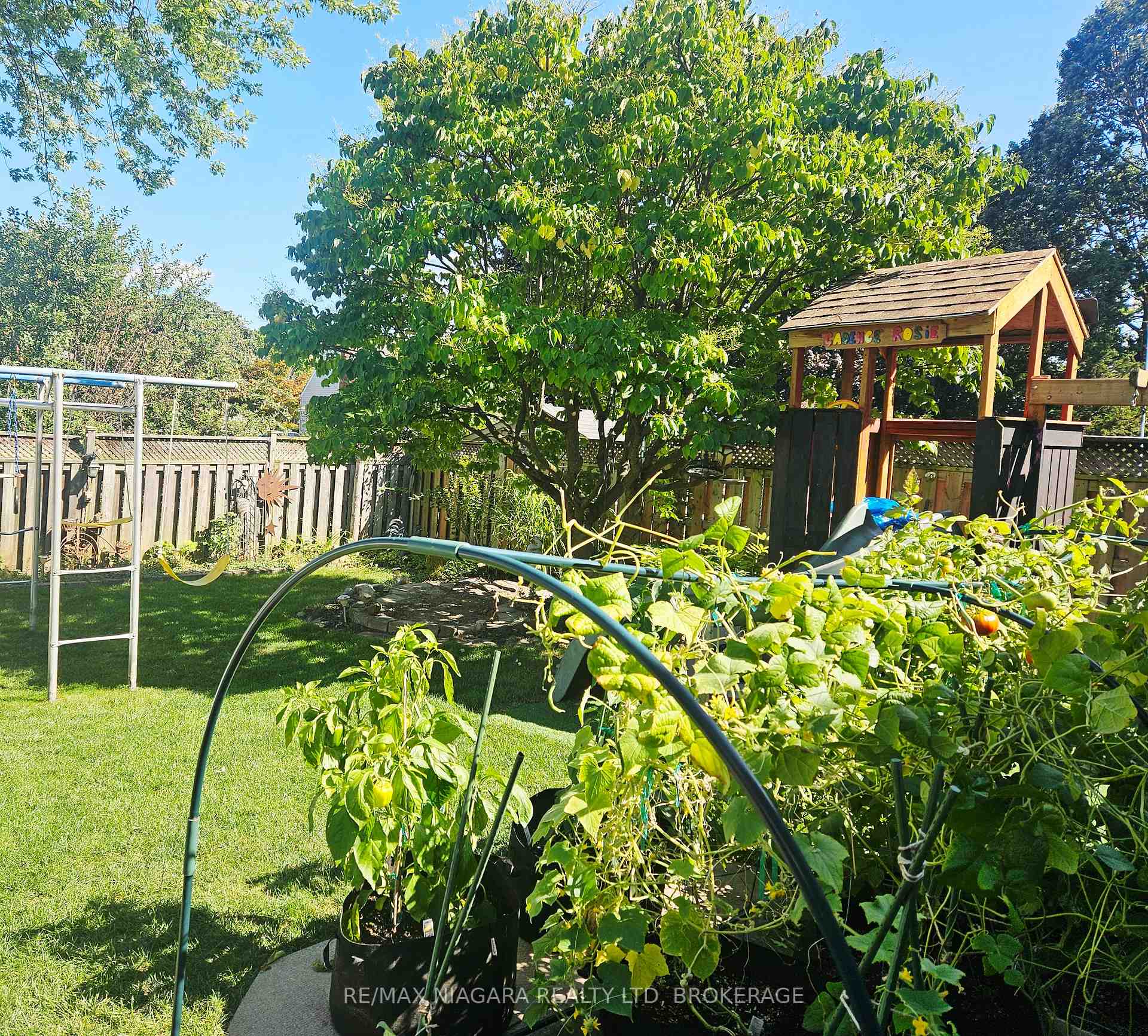 Photo 41 of 26 Strada Boulevard, St. Catharines, Rykert/Vansickle — HOMEH