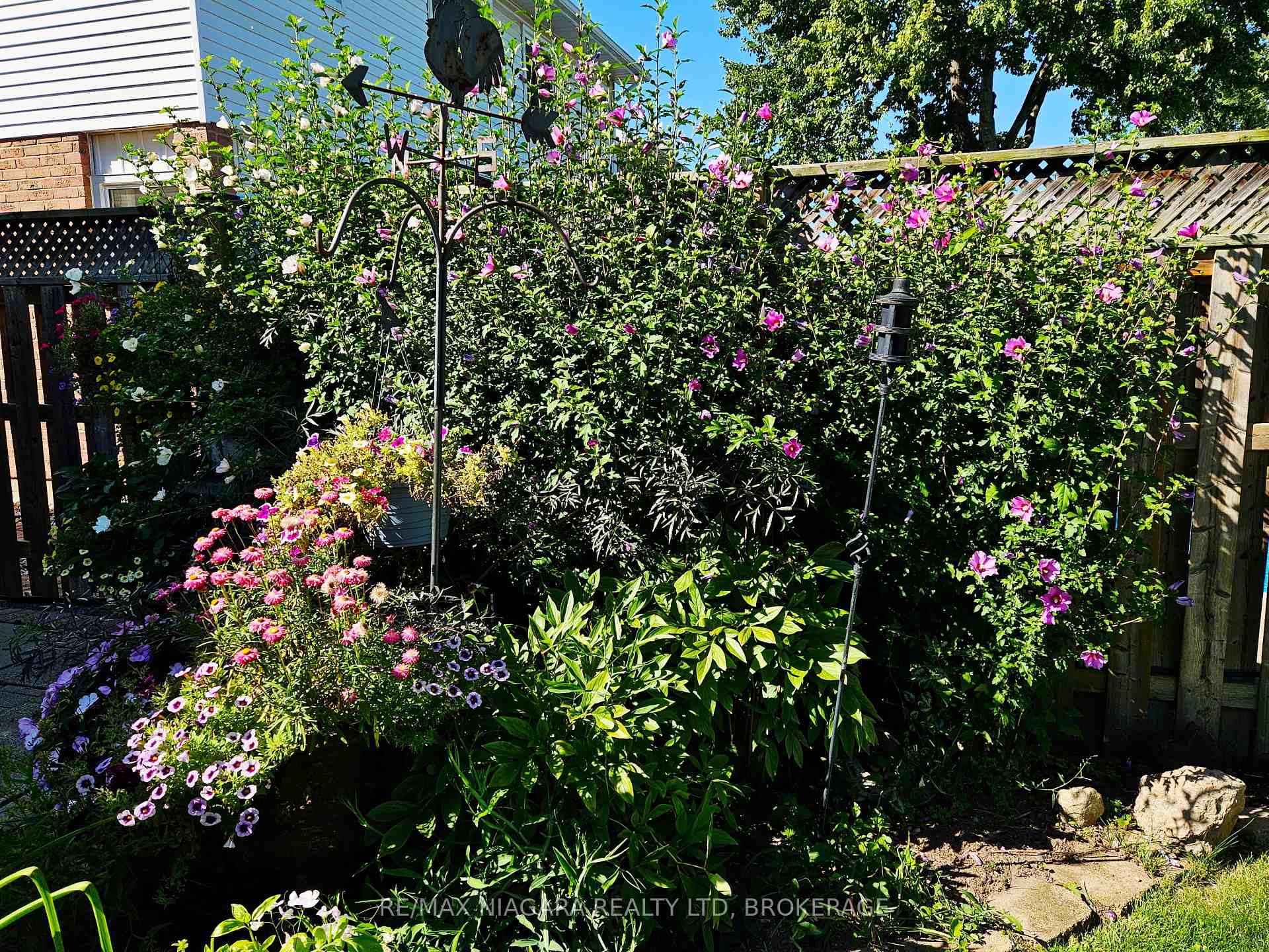 Photo 43 of 26 Strada Boulevard, St. Catharines, Rykert/Vansickle — HOMEH