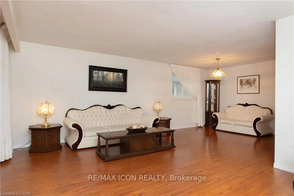 Photo 2 of 227 Hazelglen Drive, Kitchener — HOMEH