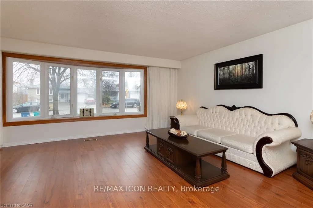 Photo 4 of 227 Hazelglen Drive, Kitchener — HOMEH