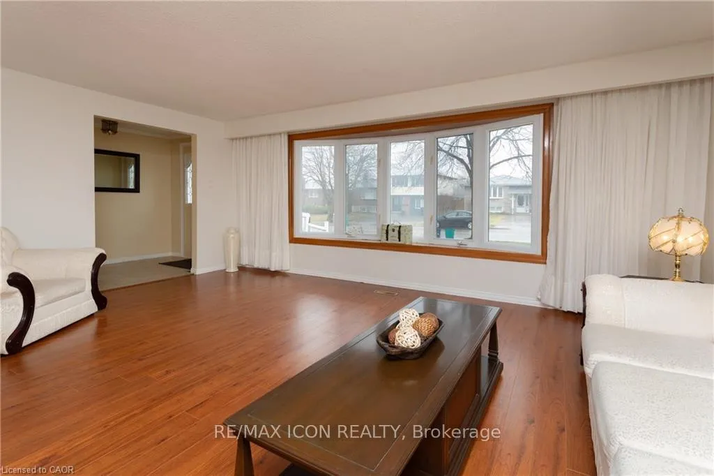Photo 5 of 227 Hazelglen Drive, Kitchener — HOMEH
