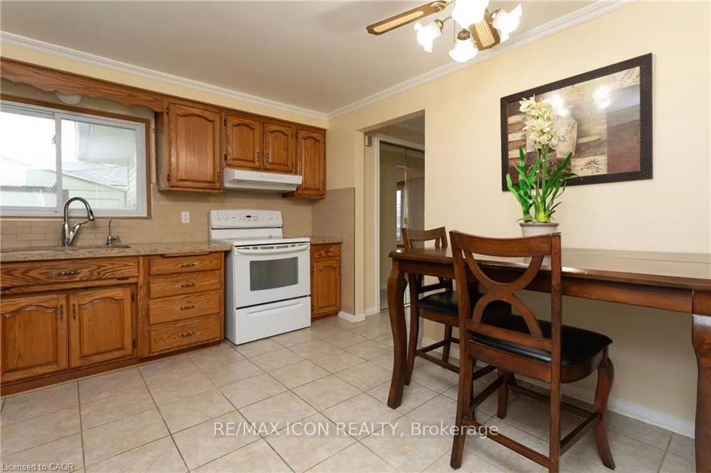 Photo 6 of 227 Hazelglen Drive, Kitchener — HOMEH