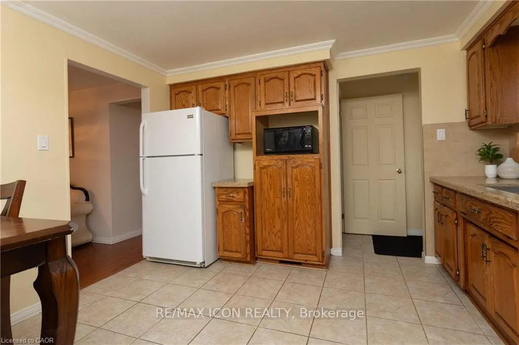 Photo 8 of 227 Hazelglen Drive, Kitchener — HOMEH