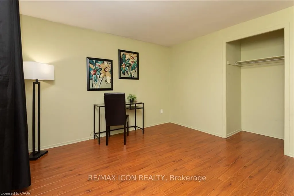 Photo 15 of 227 Hazelglen Drive, Kitchener — HOMEH