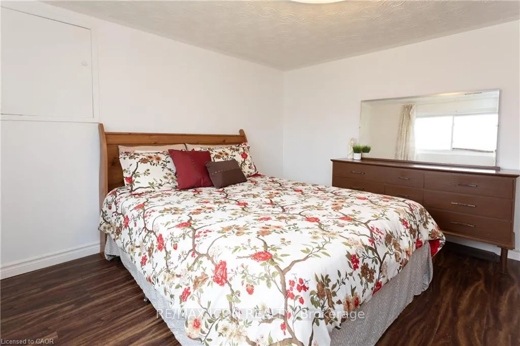 Photo 21 of 227 Hazelglen Drive, Kitchener — HOMEH
